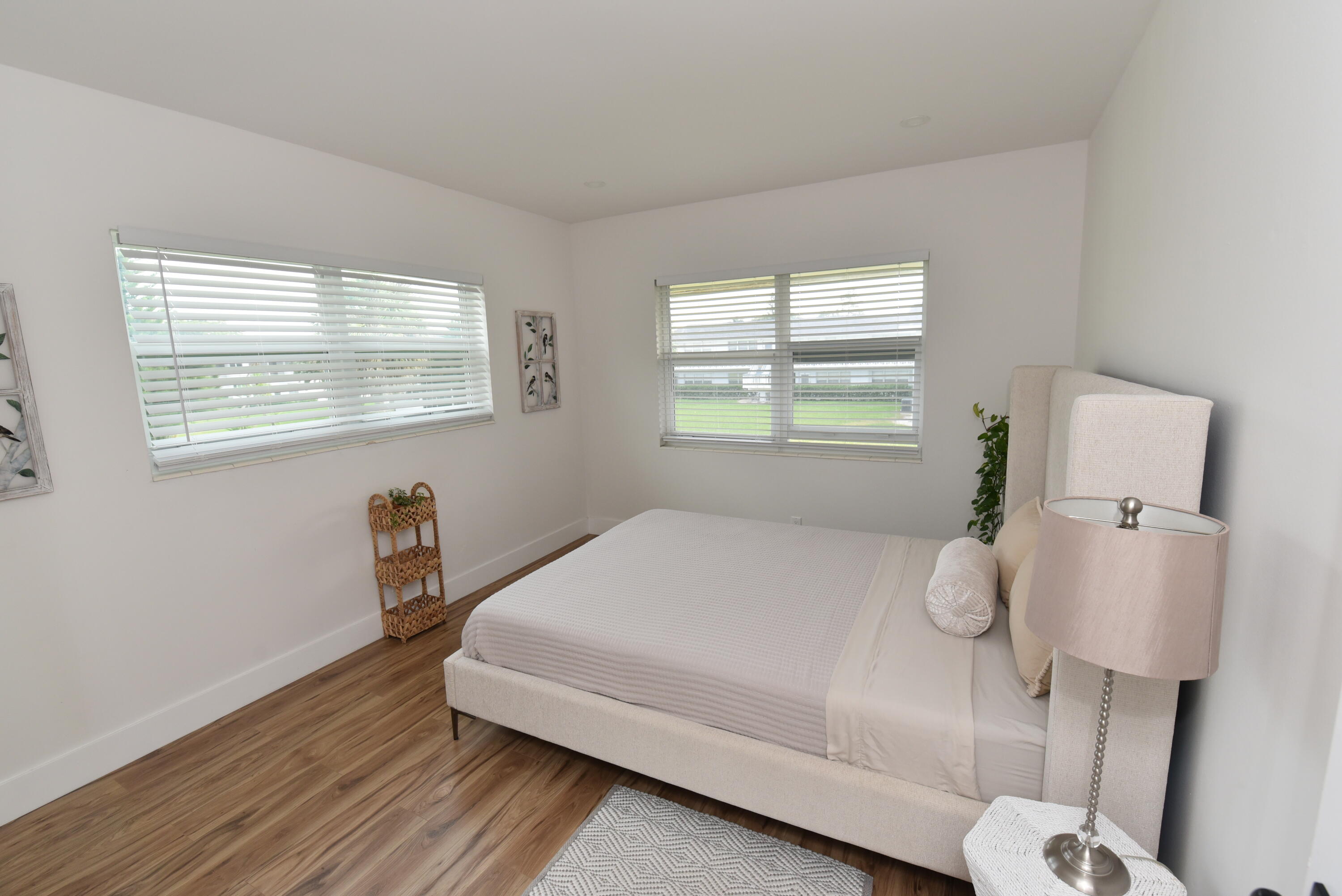 112 Salisbury E Property Photo 12