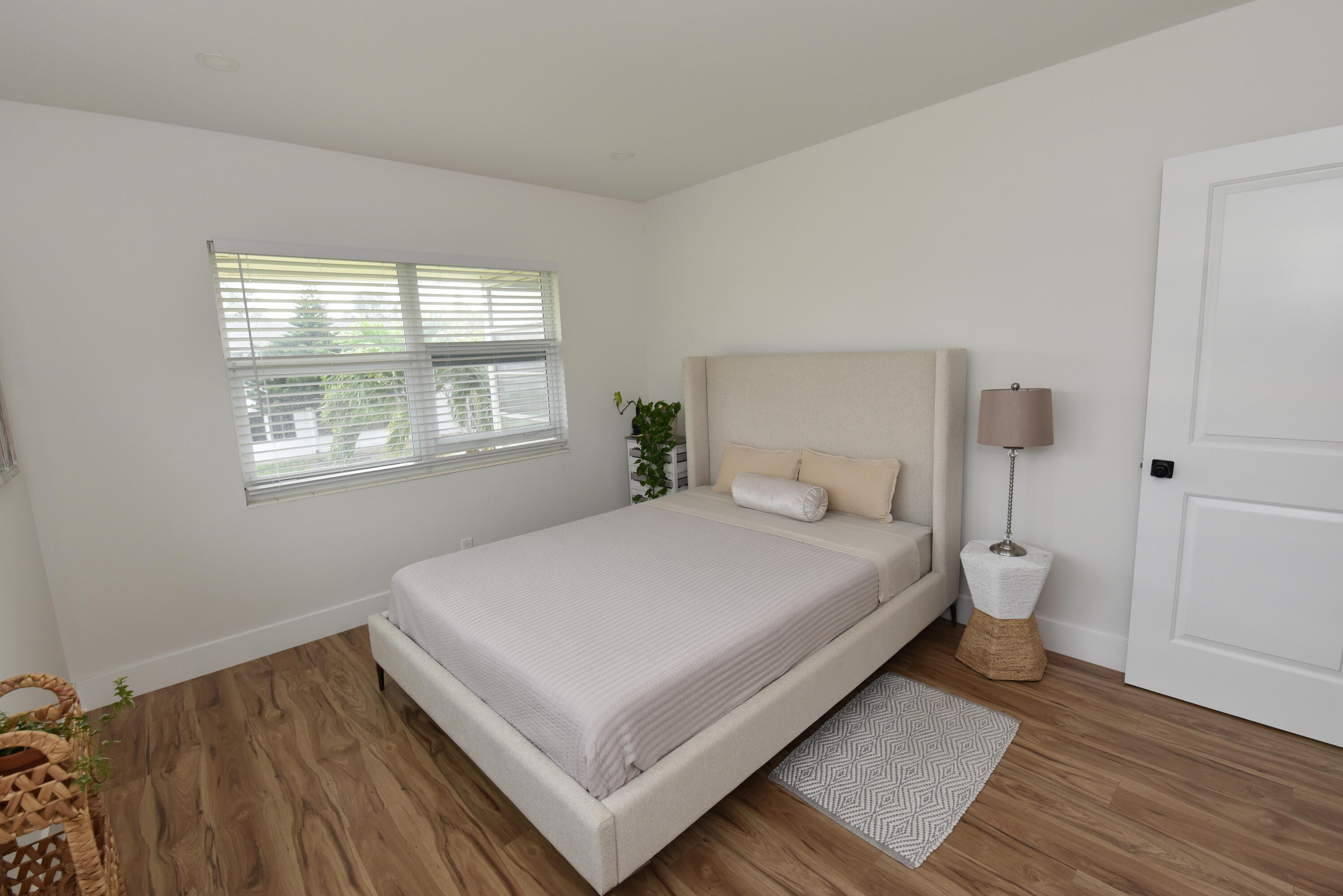 112 Salisbury E Property Photo 13