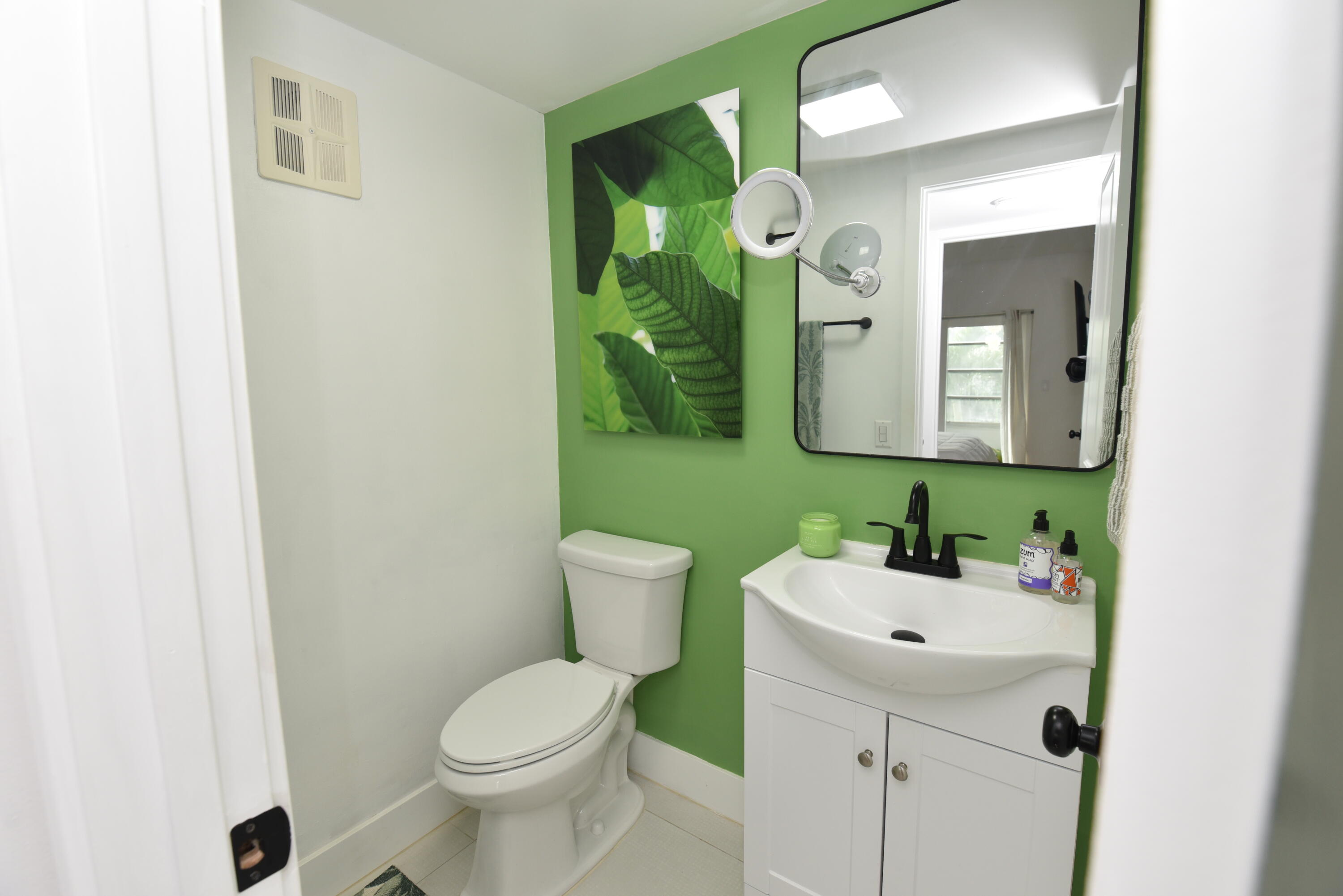 112 Salisbury E Property Photo 16