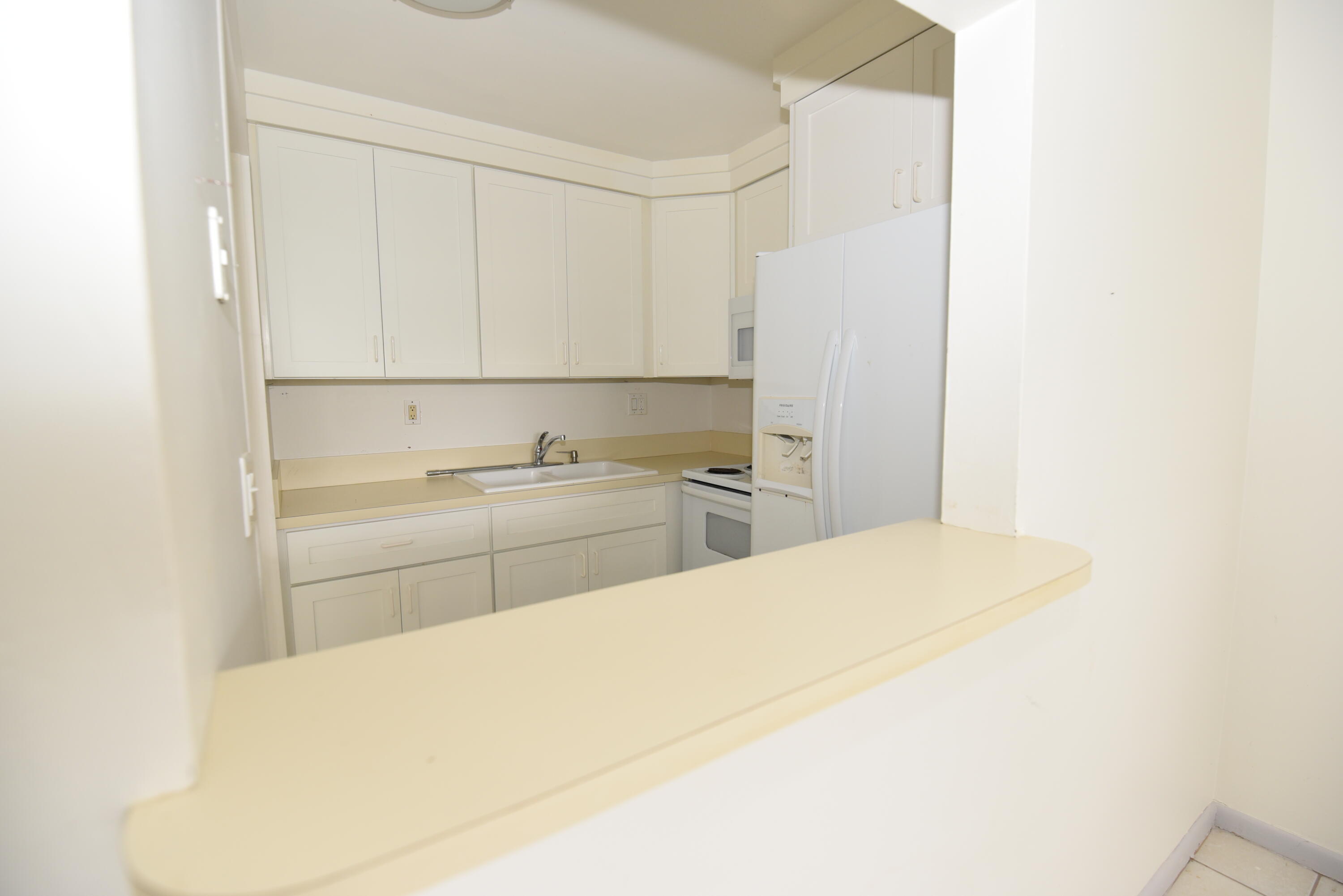 164 Andover G Property Photo 2