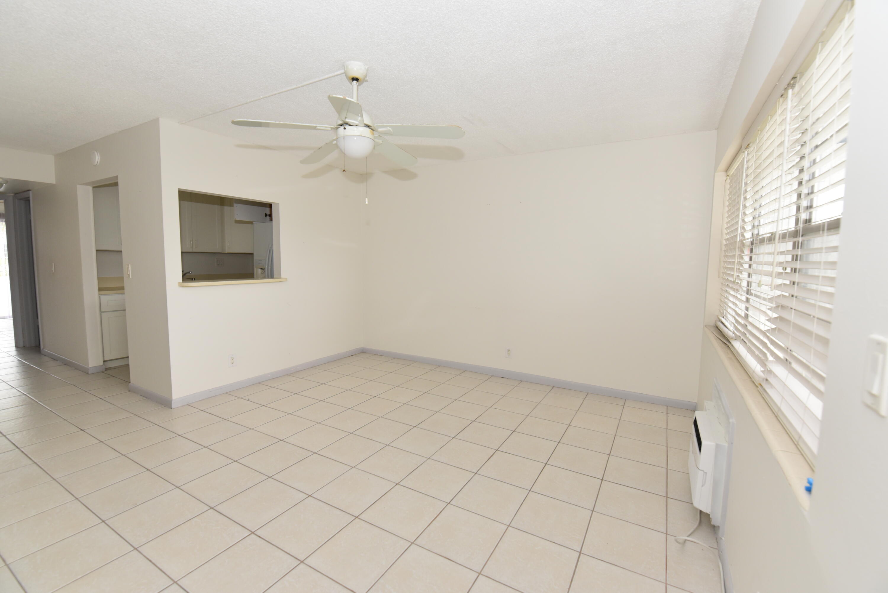 164 Andover G Property Photo 3