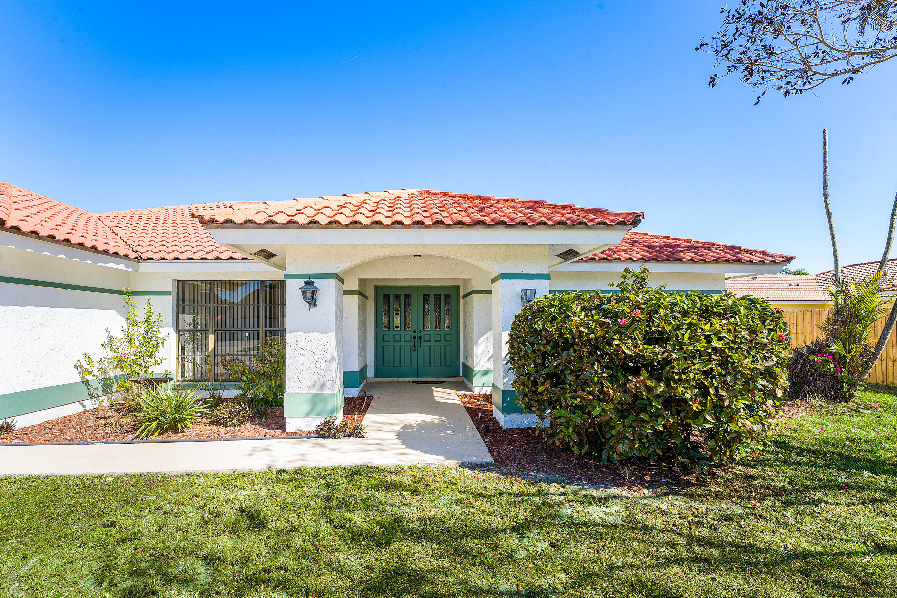 2057 Amesbury Circle Property Photo 4