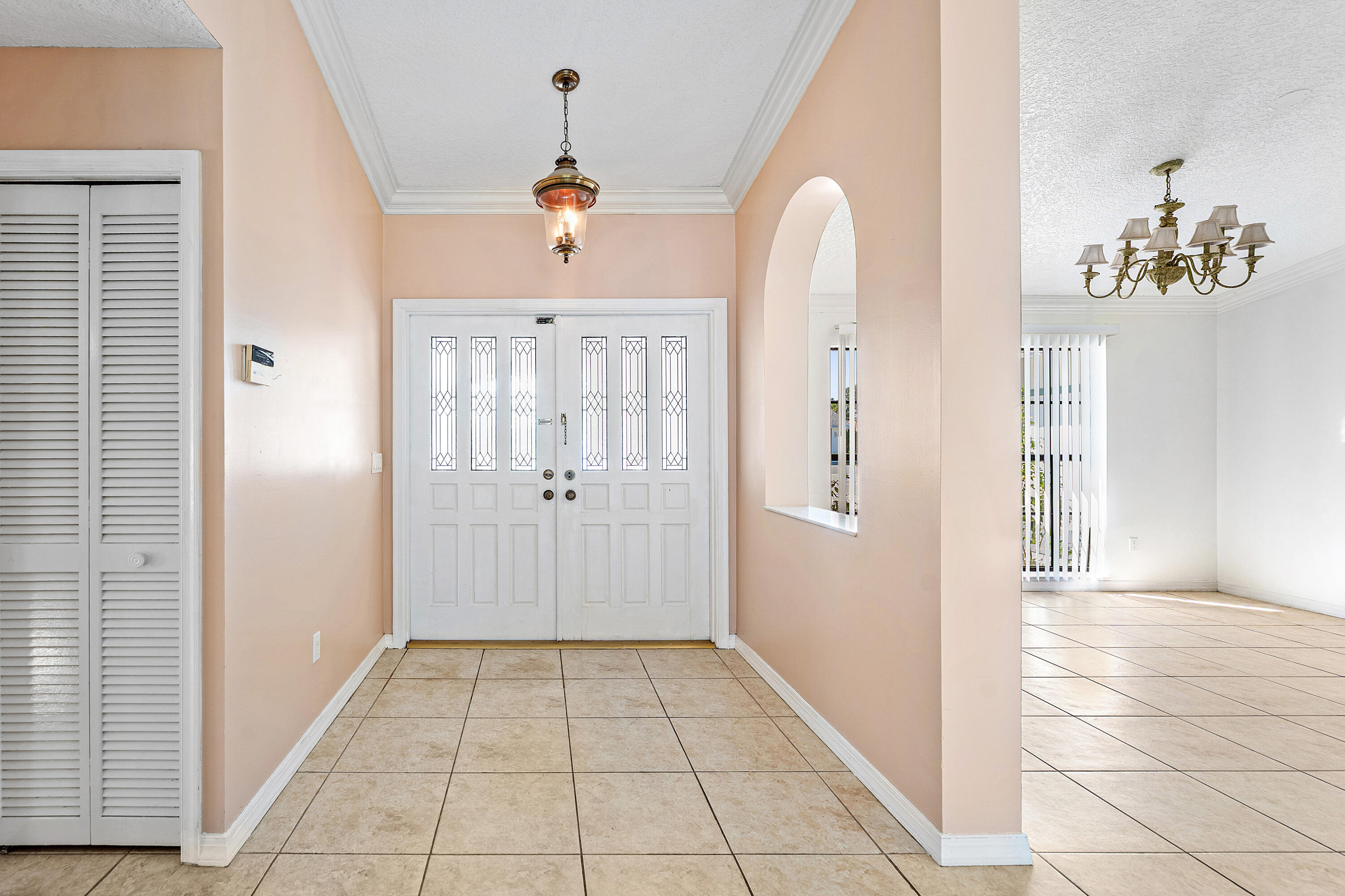 2057 Amesbury Circle Property Photo 5