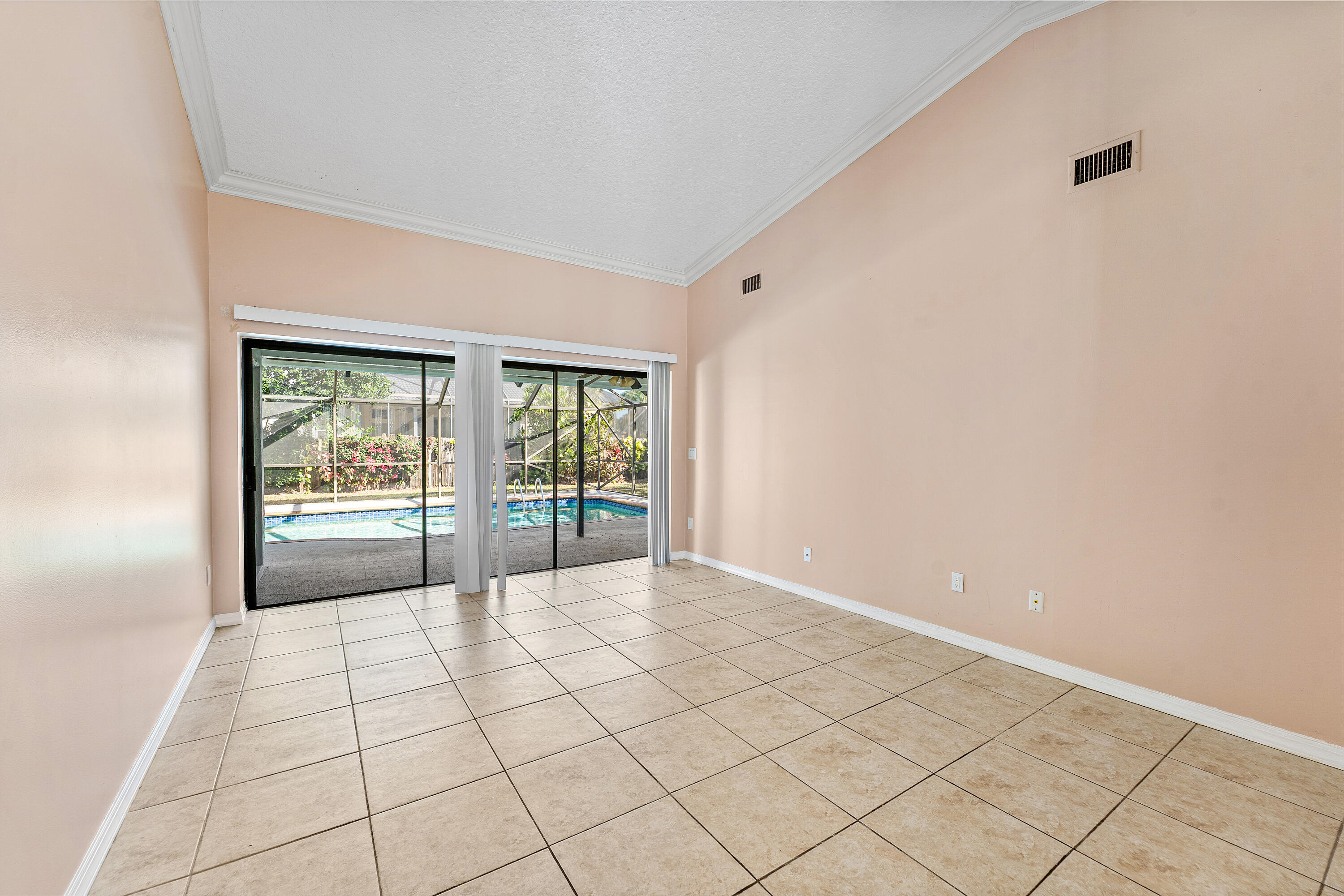 2057 Amesbury Circle Property Photo 7