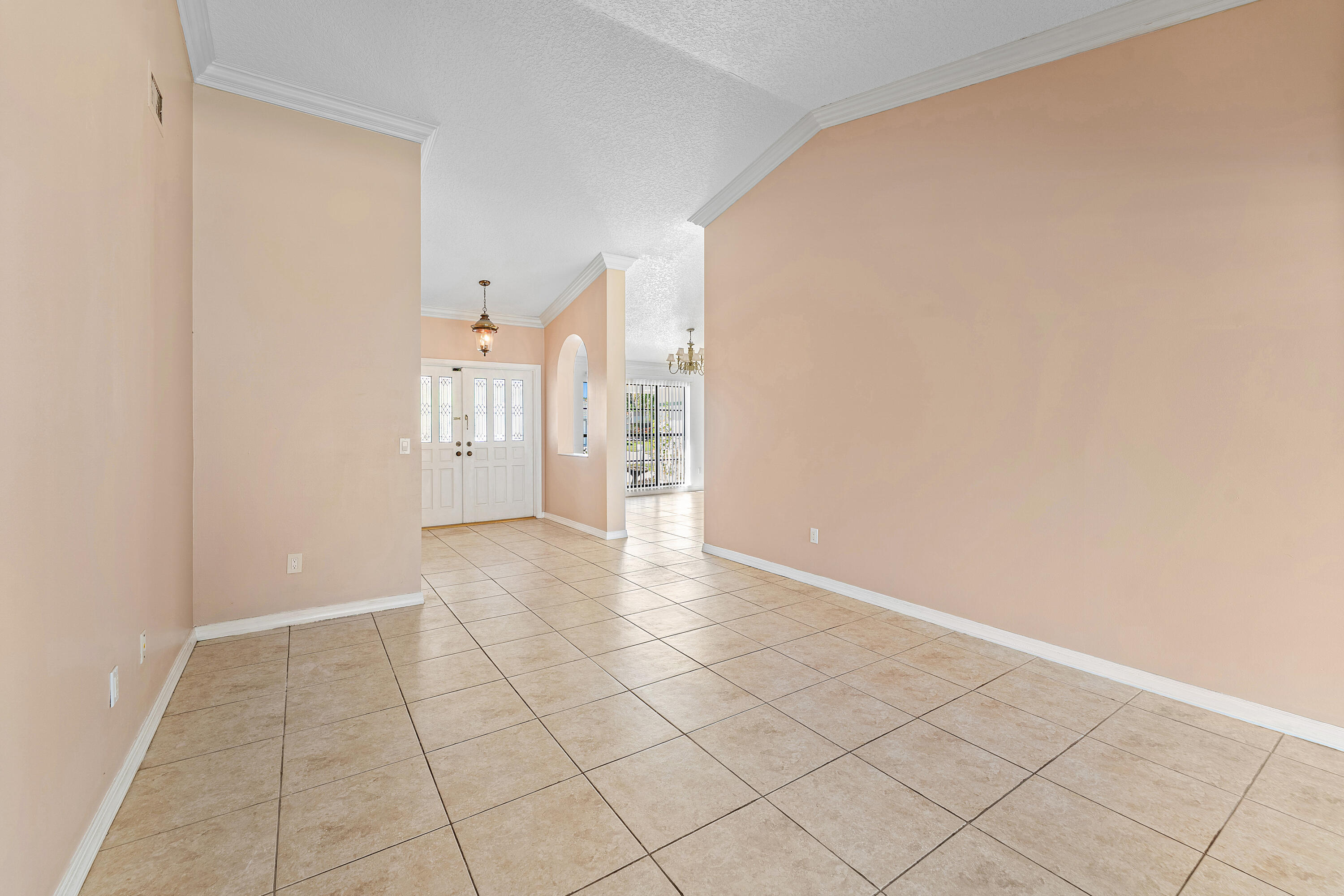 2057 Amesbury Circle Property Photo 8