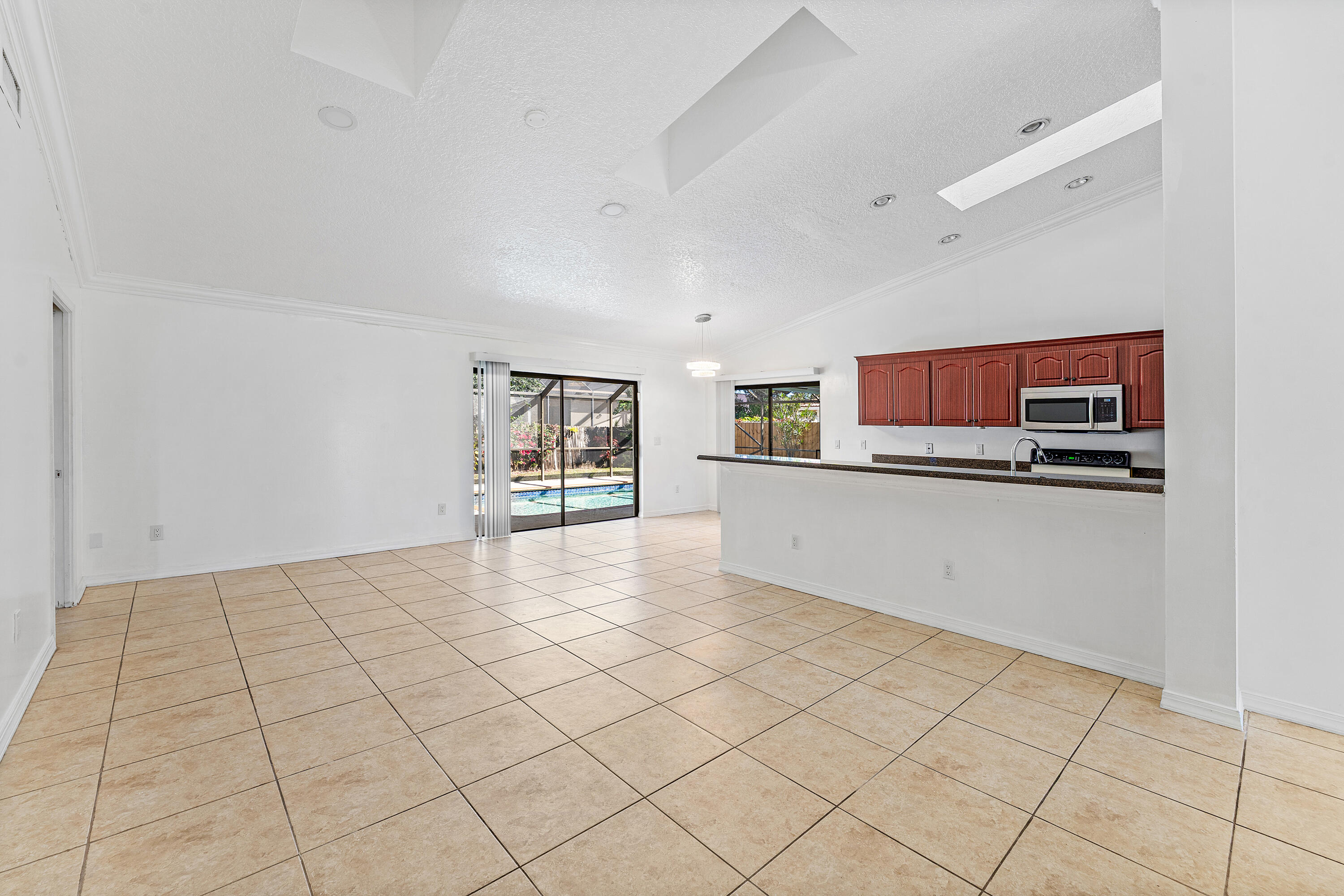 2057 Amesbury Circle Property Photo 10