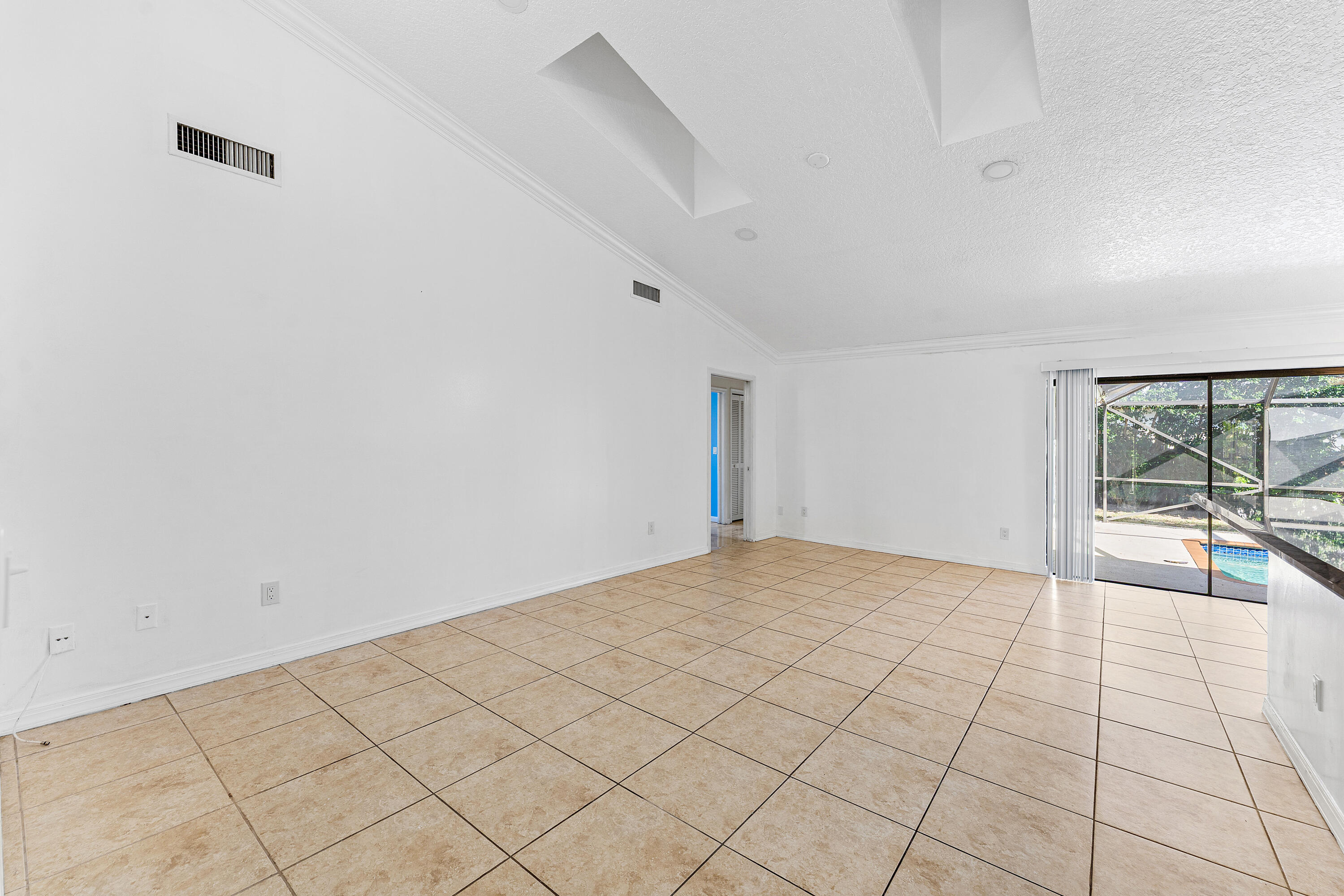 2057 Amesbury Circle Property Photo 11