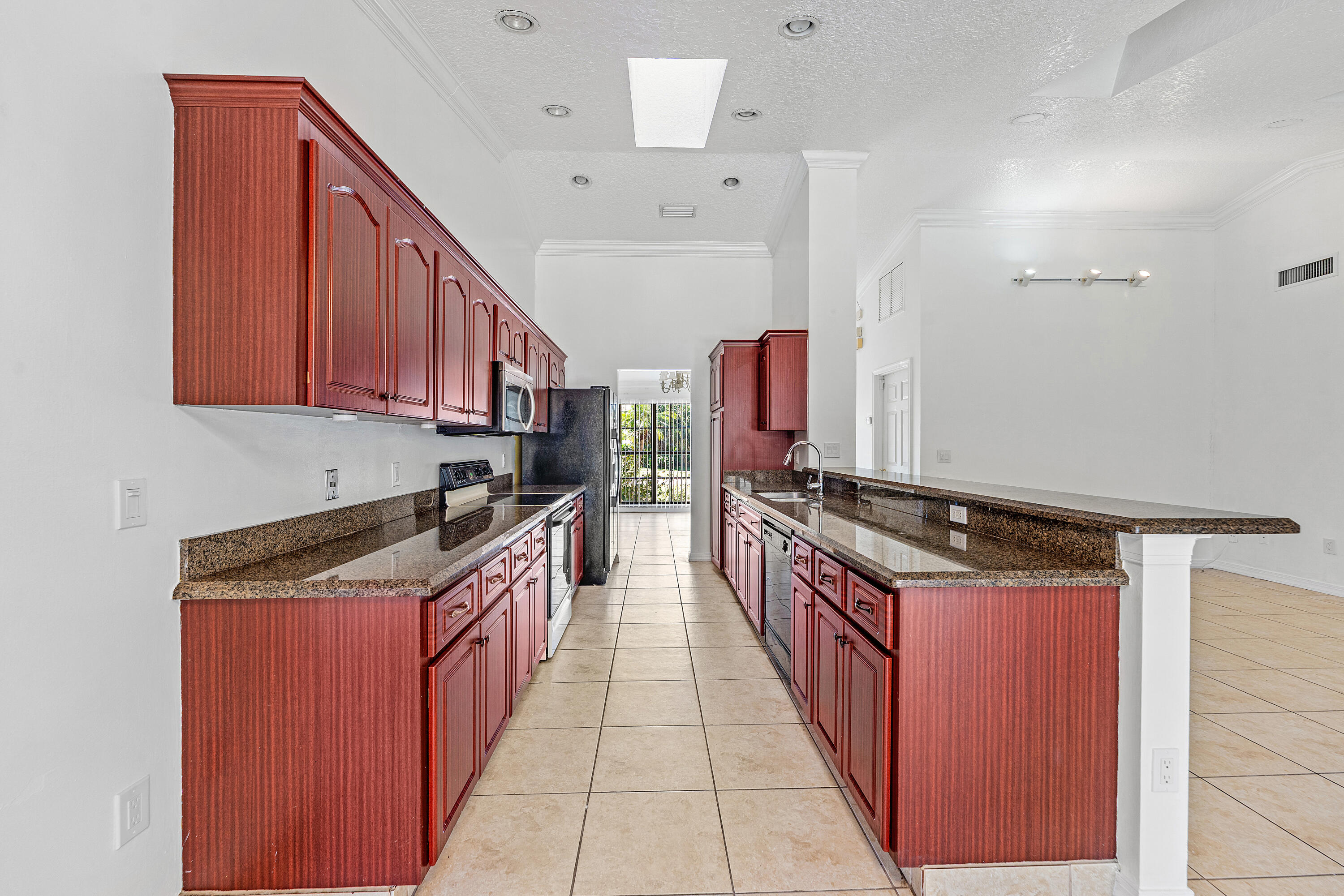 2057 Amesbury Circle Property Photo 13