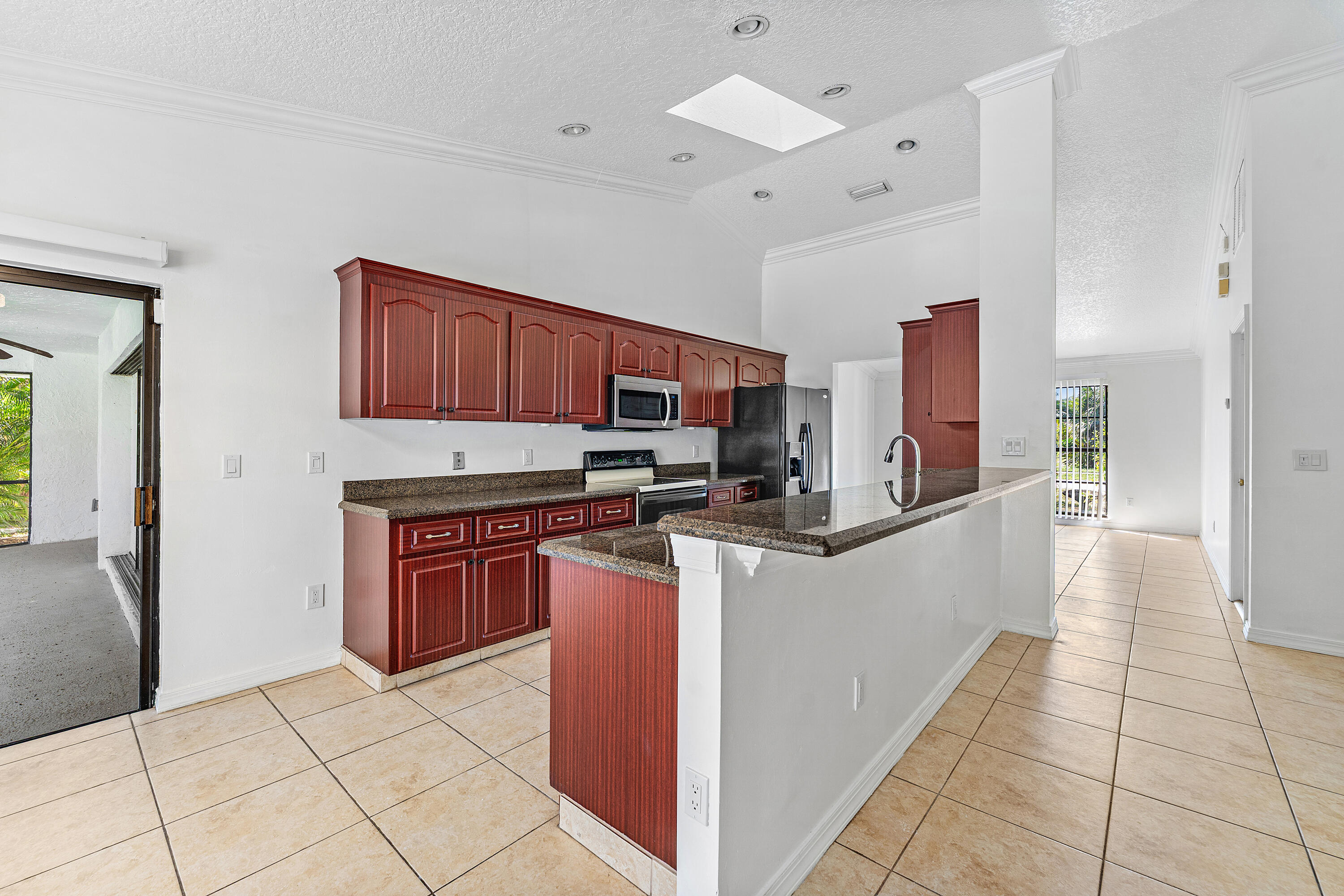2057 Amesbury Circle Property Photo 14