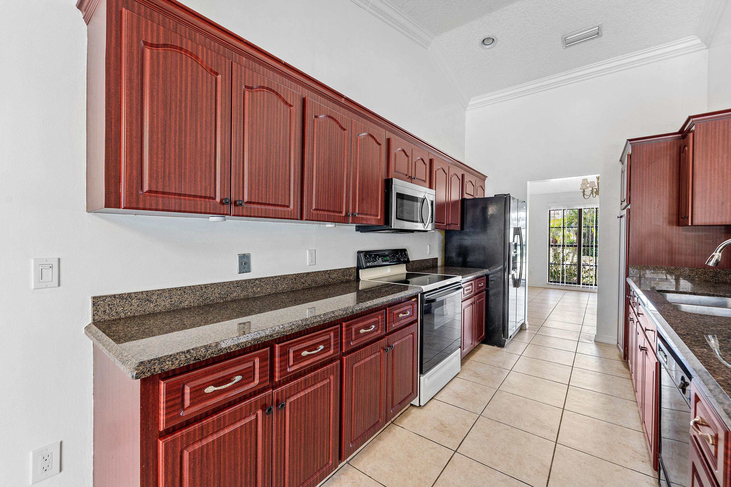 2057 Amesbury Circle Property Photo 15