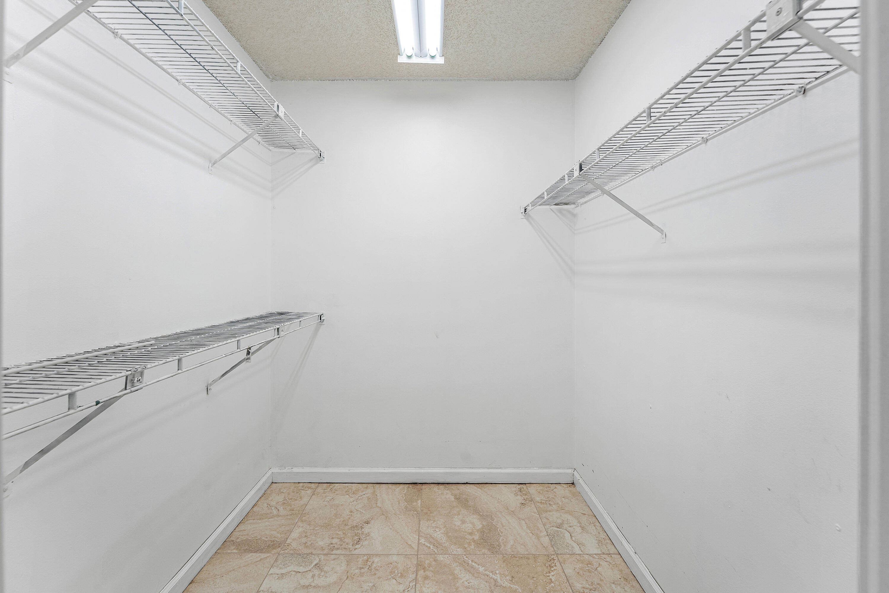 2057 Amesbury Circle Property Photo 20