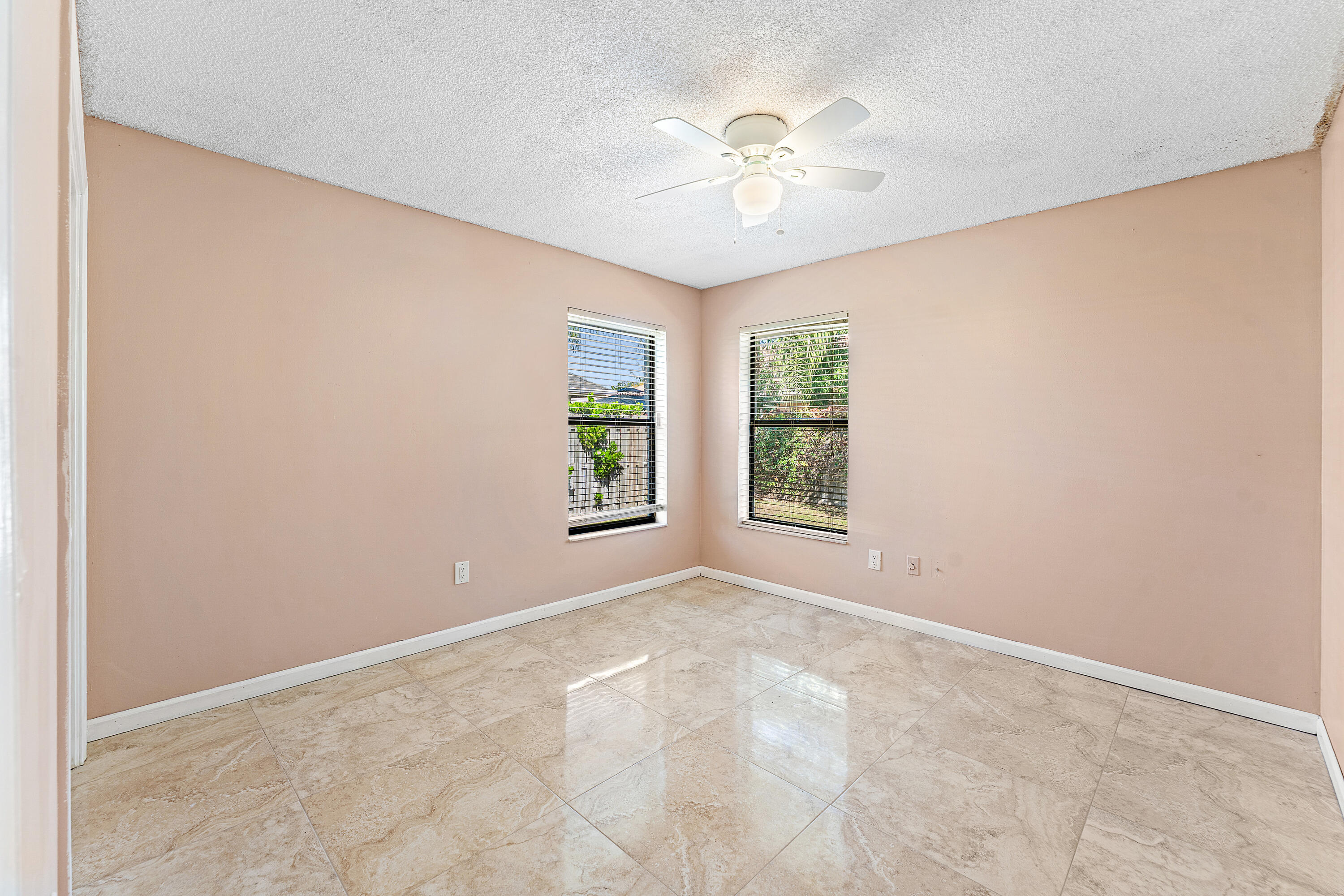 2057 Amesbury Circle Property Photo 25