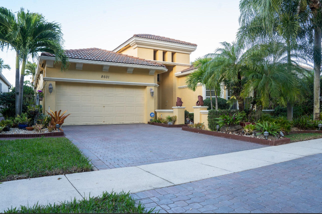 8601 Via Grande E Property Photo 1