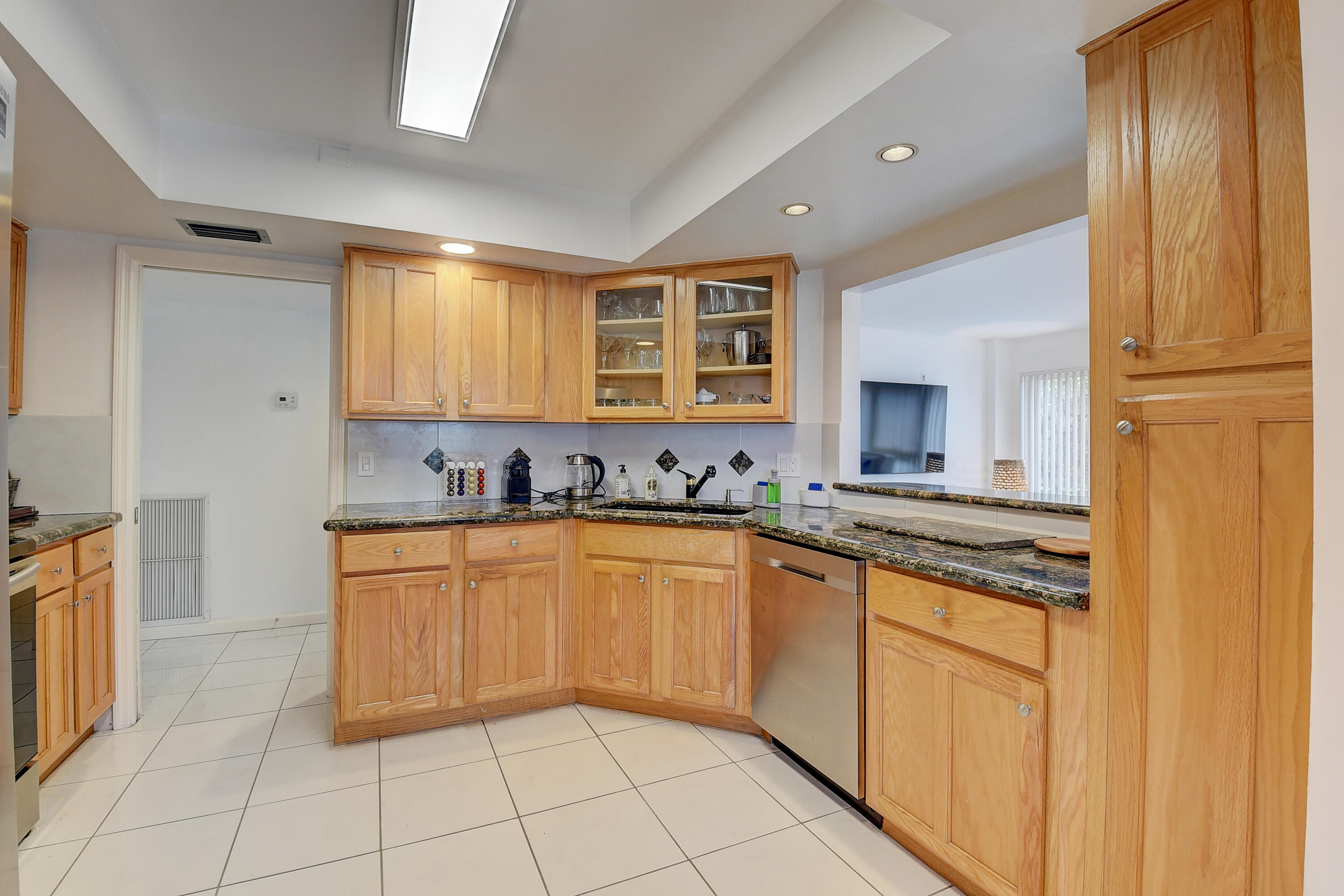 2066 N Ocean Boulevard 2nw Property Photo 7