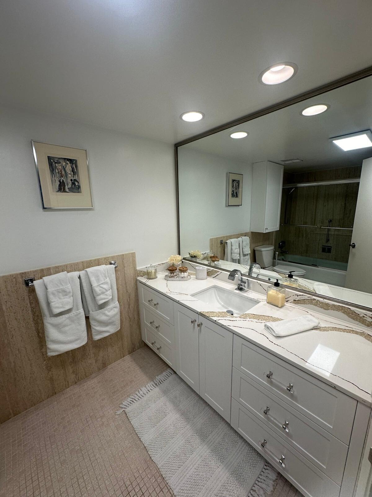 2066 N Ocean Boulevard 2nw Property Photo 15