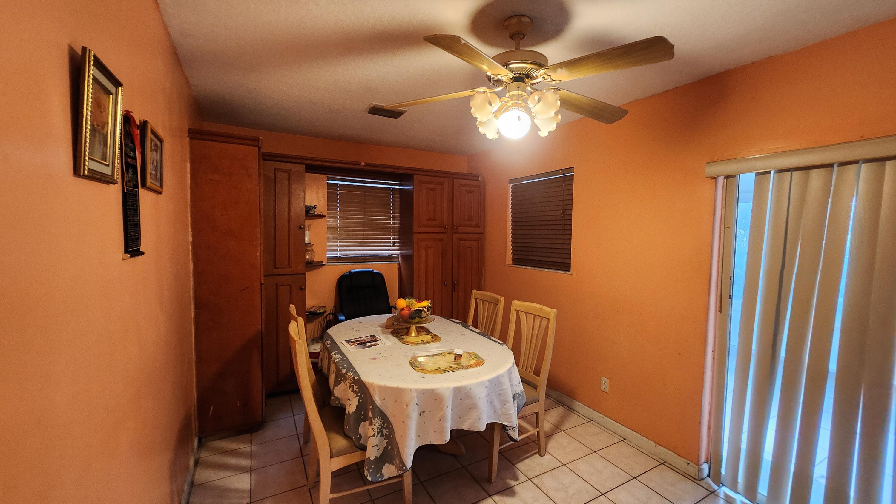 1207 Hatteras Circle Property Photo 2
