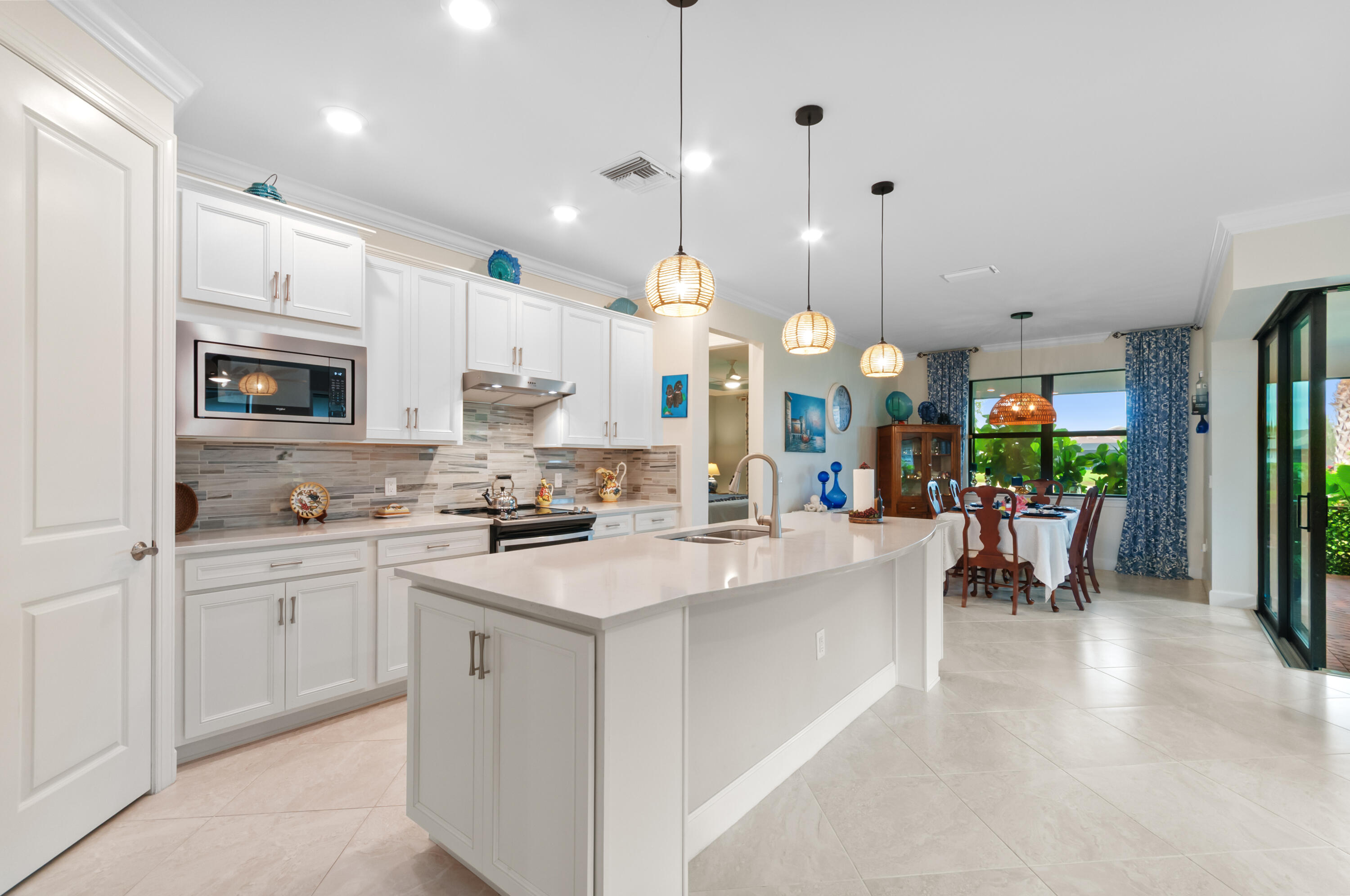 5947 Prosperity Lane Property Photo 4