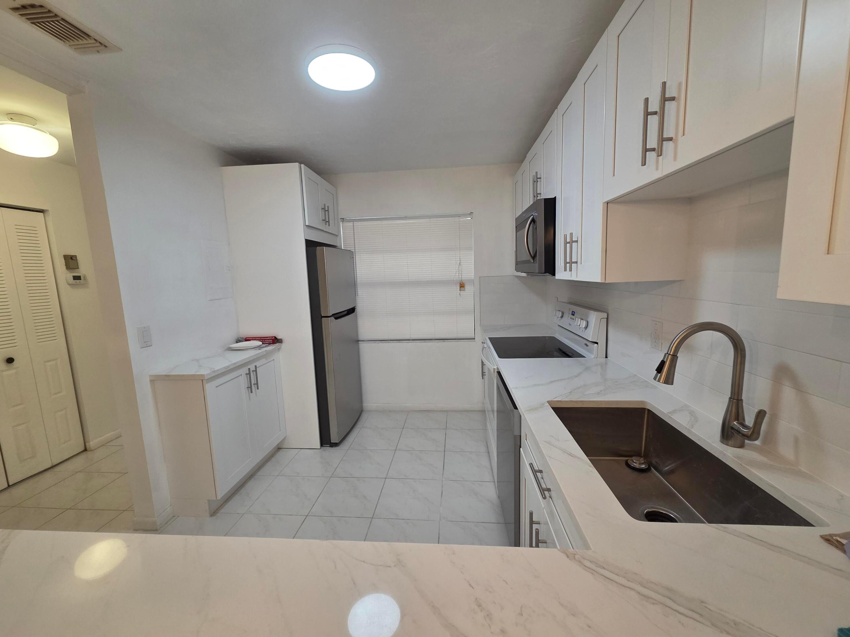 9187 Norte Lago 5e Property Photo 3