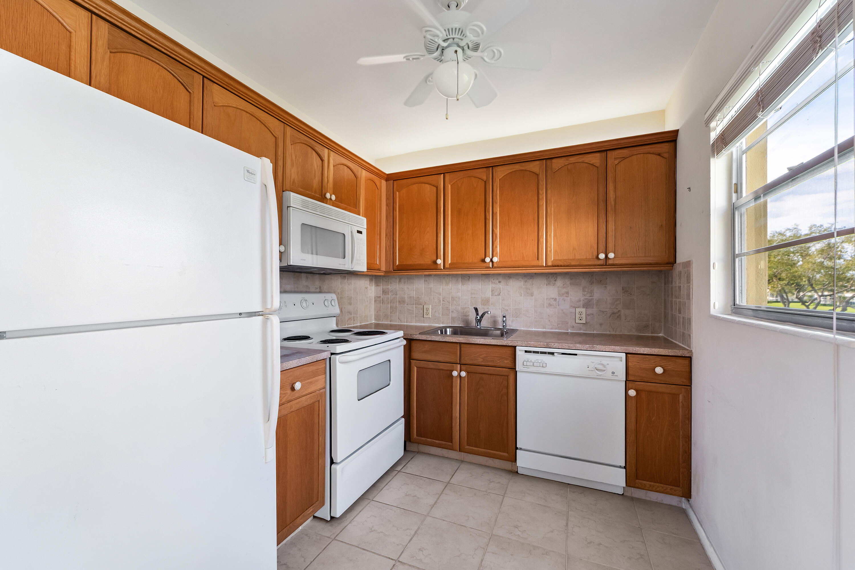 200 Dorset E Property Photo 1