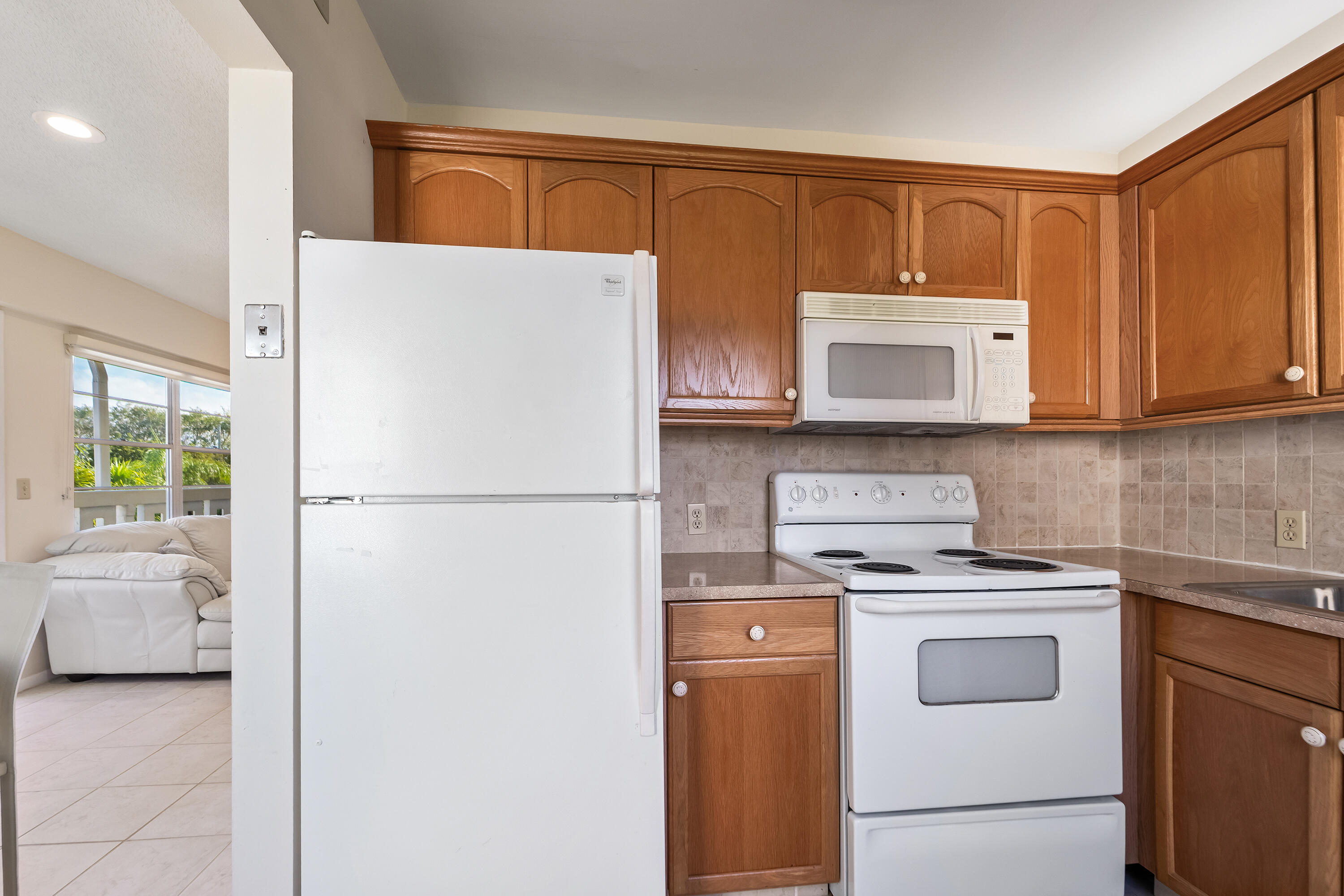 200 Dorset E Property Photo 5