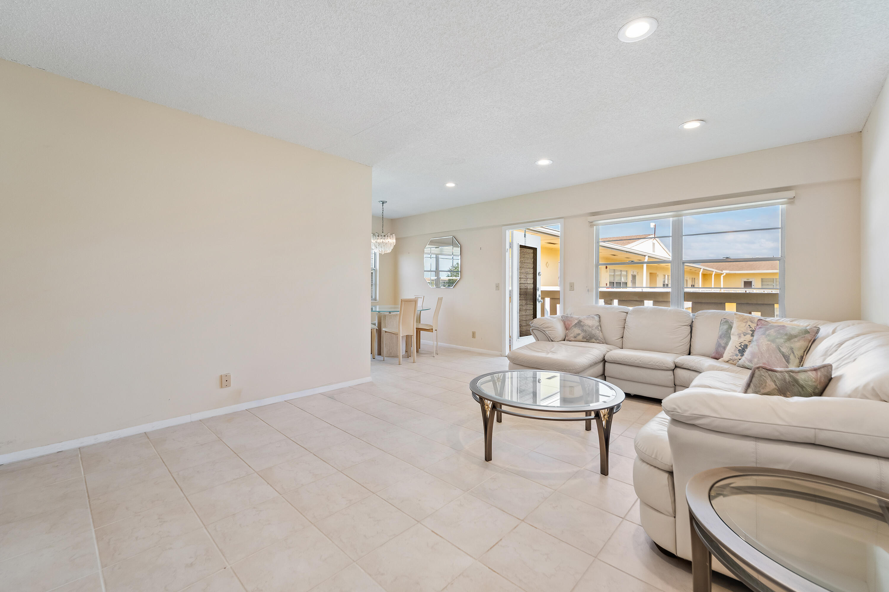 200 Dorset E Property Photo 8