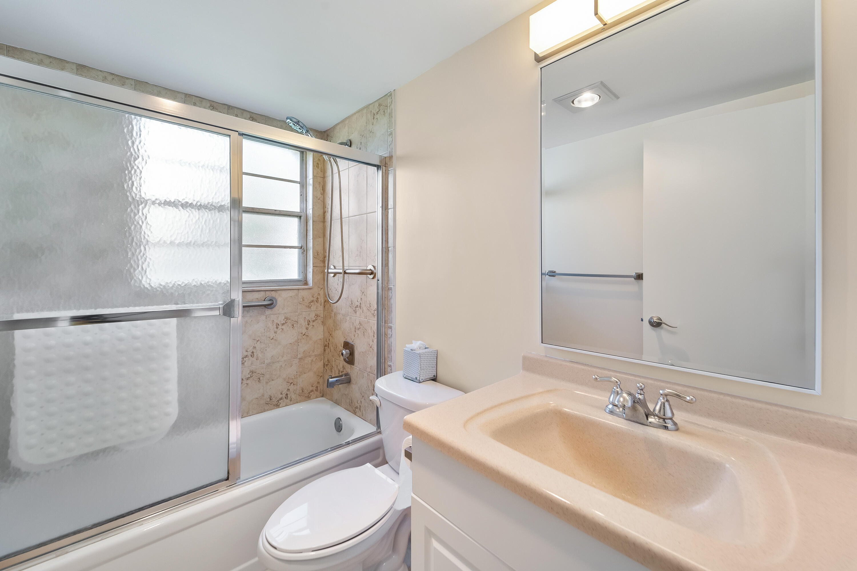 200 Dorset E Property Photo 13
