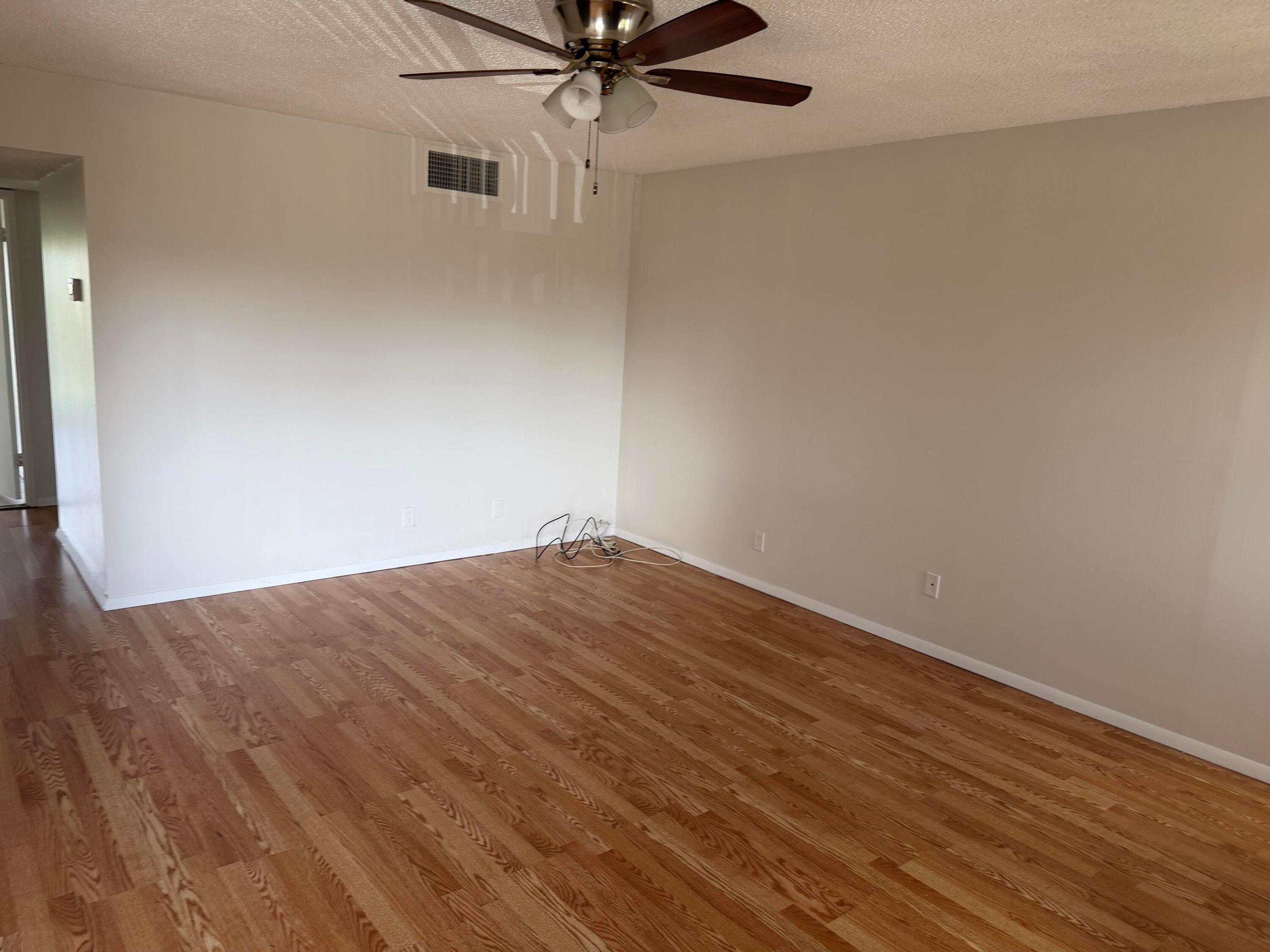 100 Village Green Circle E 312 Property Photo 10