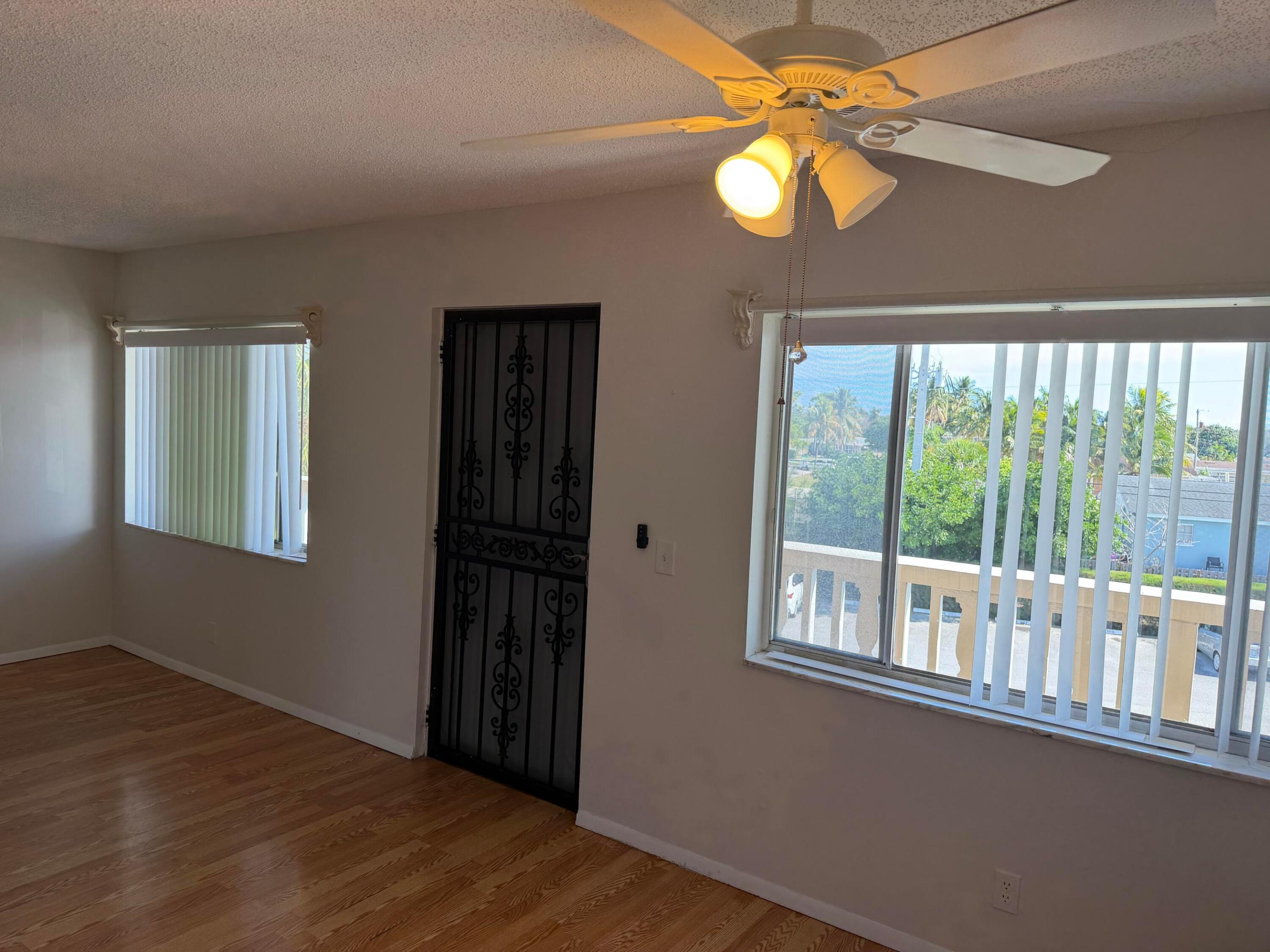 100 Village Green Circle E 312 Property Photo 11