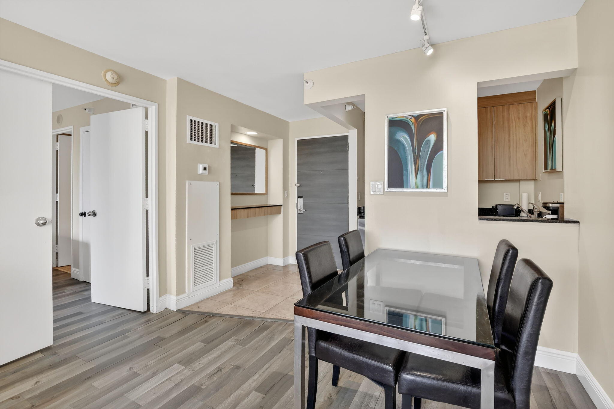2670 E Sunrise Boulevard 320 Property Photo 8