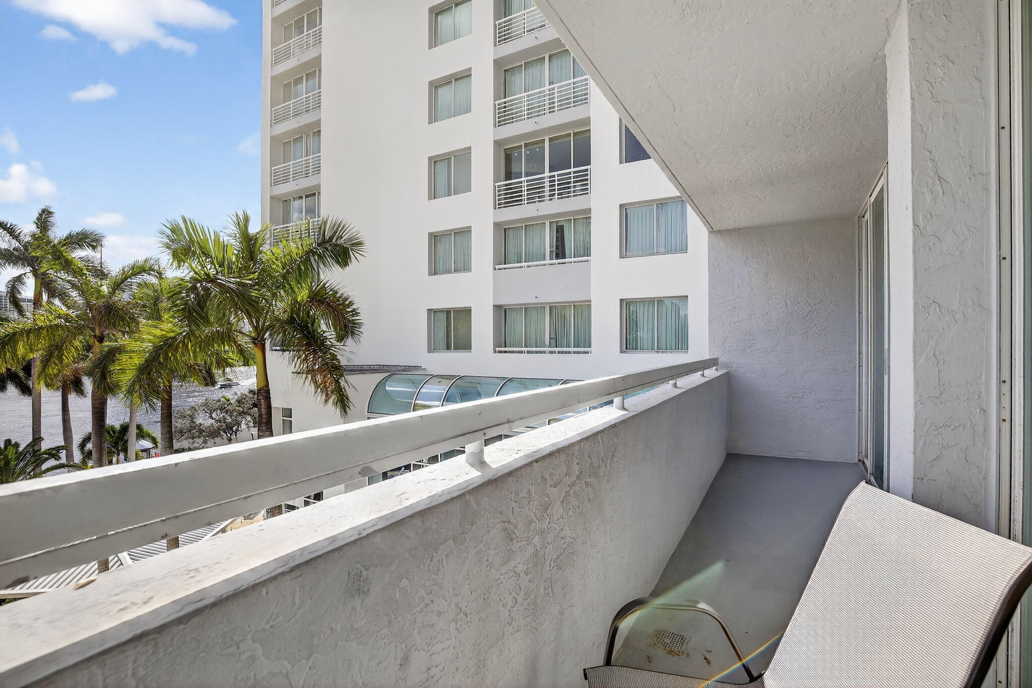 2670 E Sunrise Boulevard 320 Property Photo 14