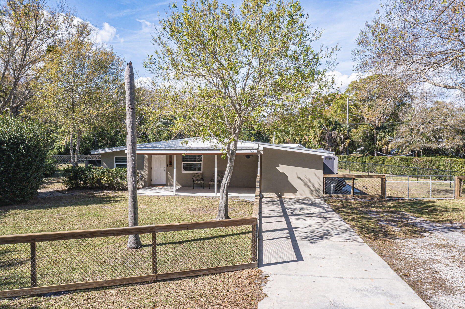 2875 58th Court Property Photo 2