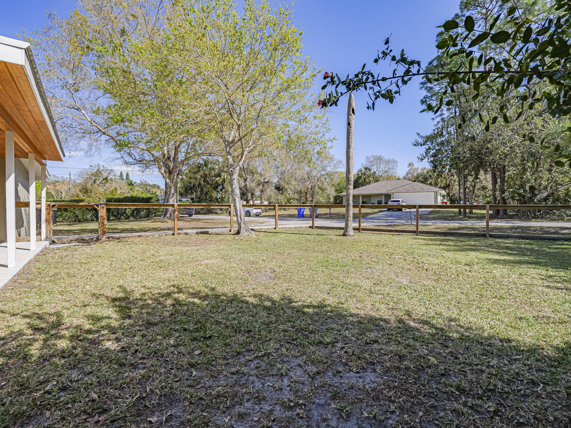 2875 58th Court Property Photo 3