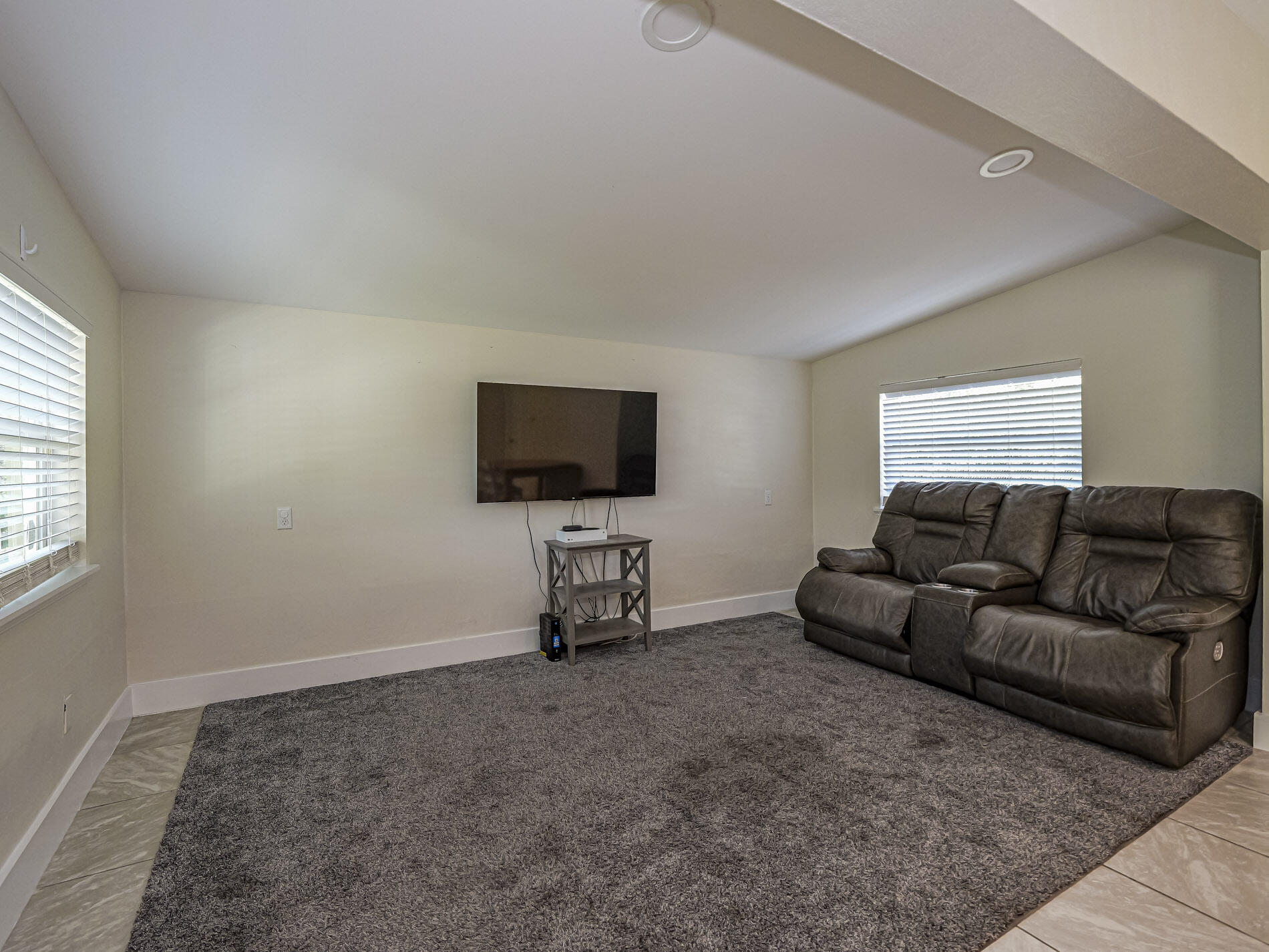 2875 58th Court Property Photo 5