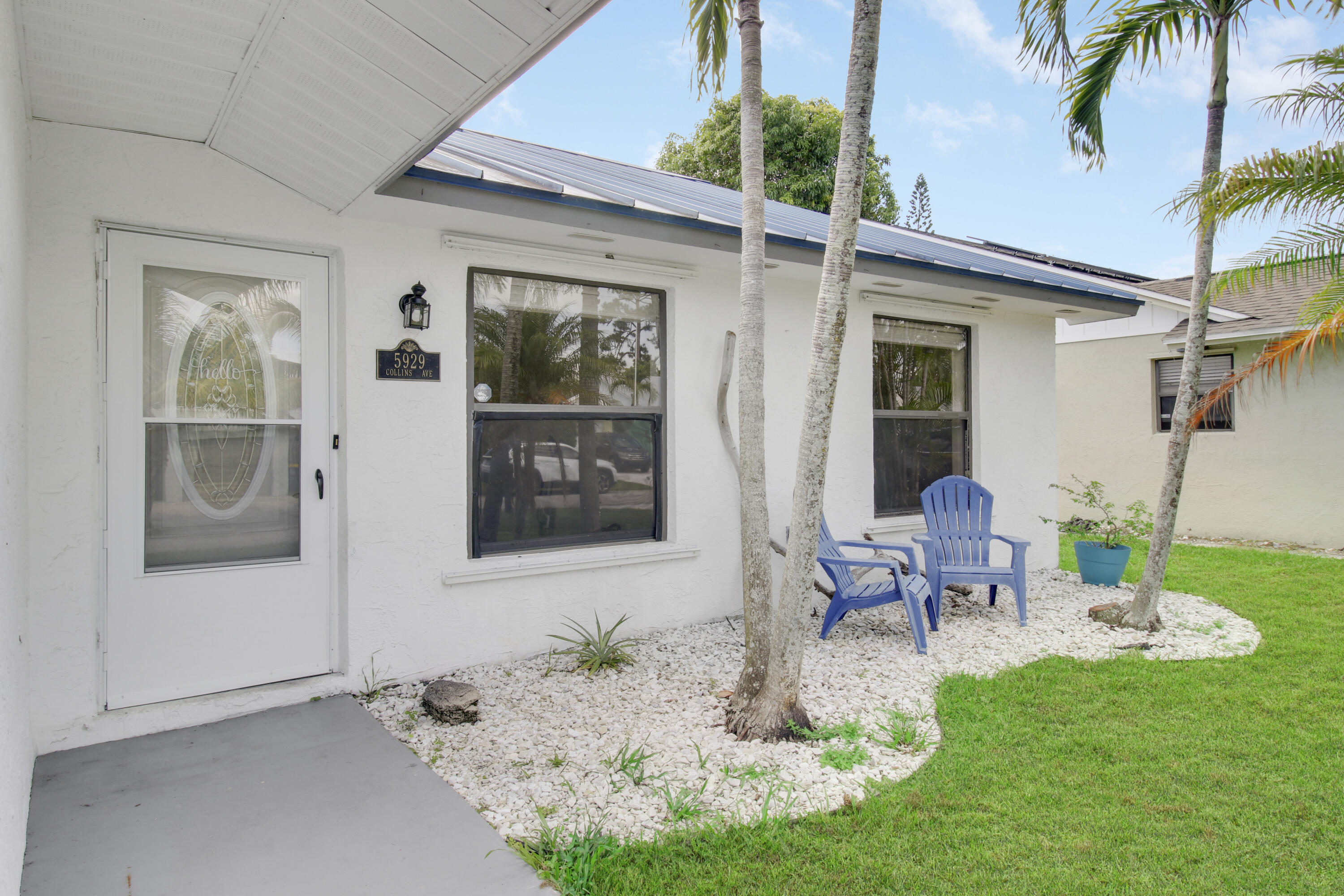 5929 SE Collins Avenue Property Photo 1
