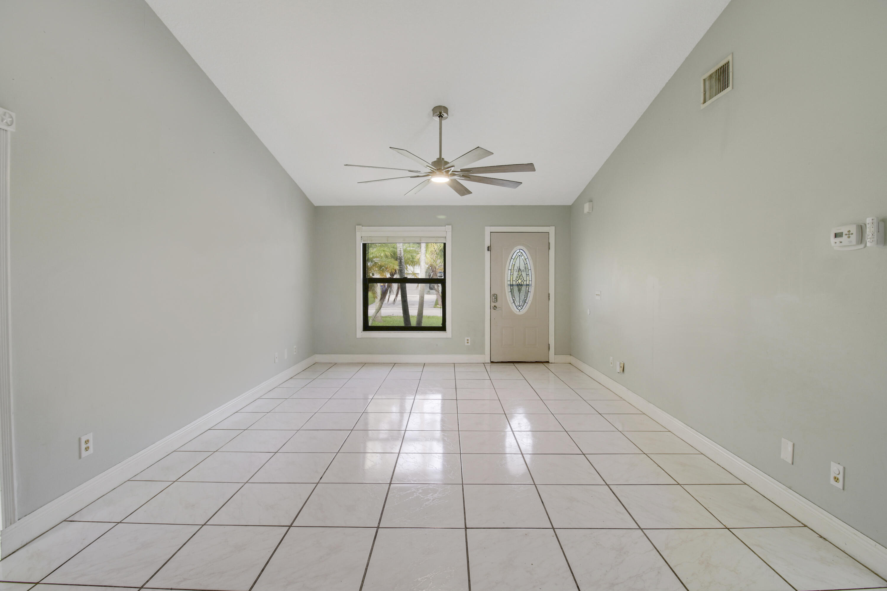 5929 Se Collins Avenue Property Photo 12