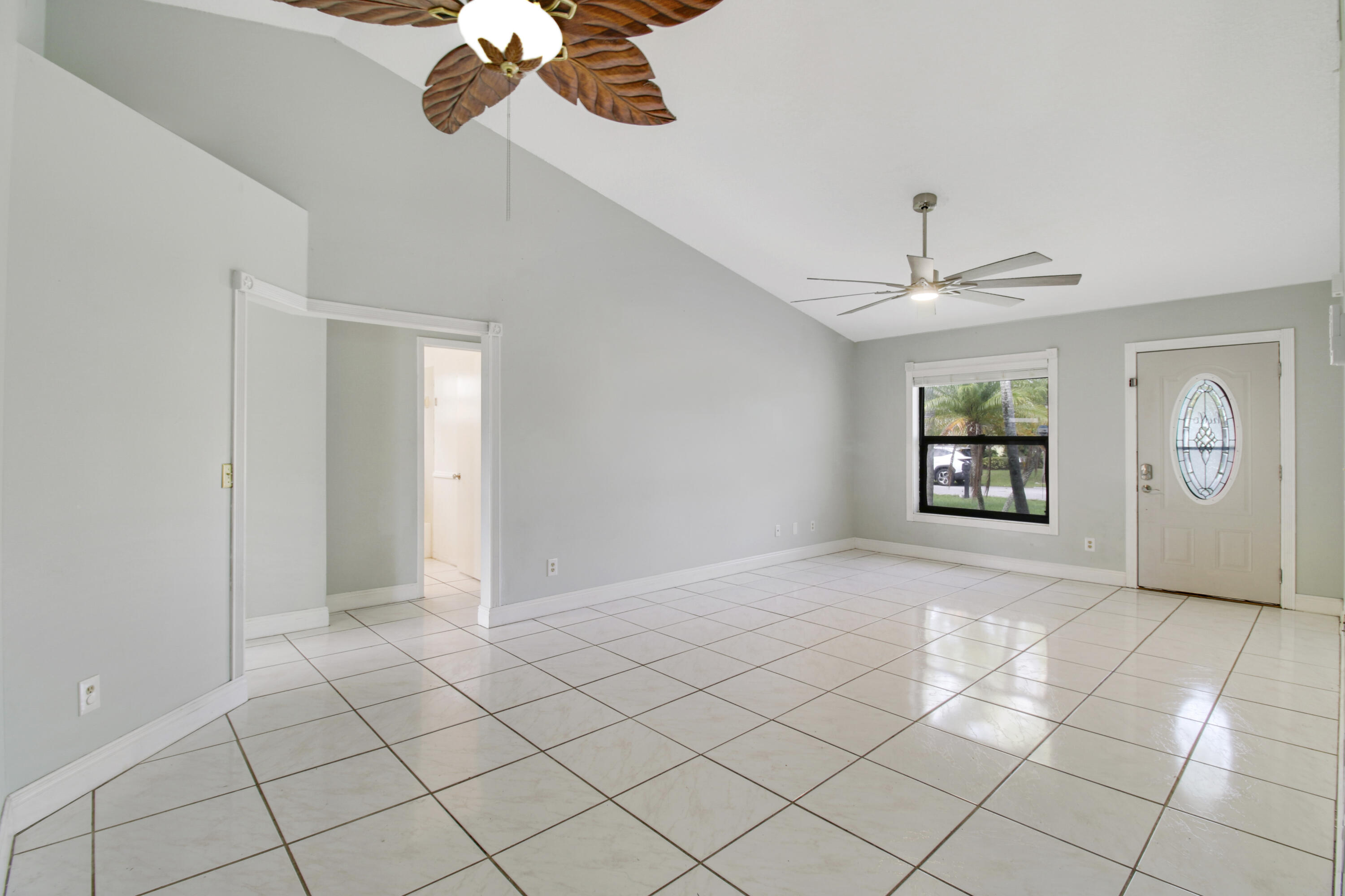 5929 Se Collins Avenue Property Photo 13