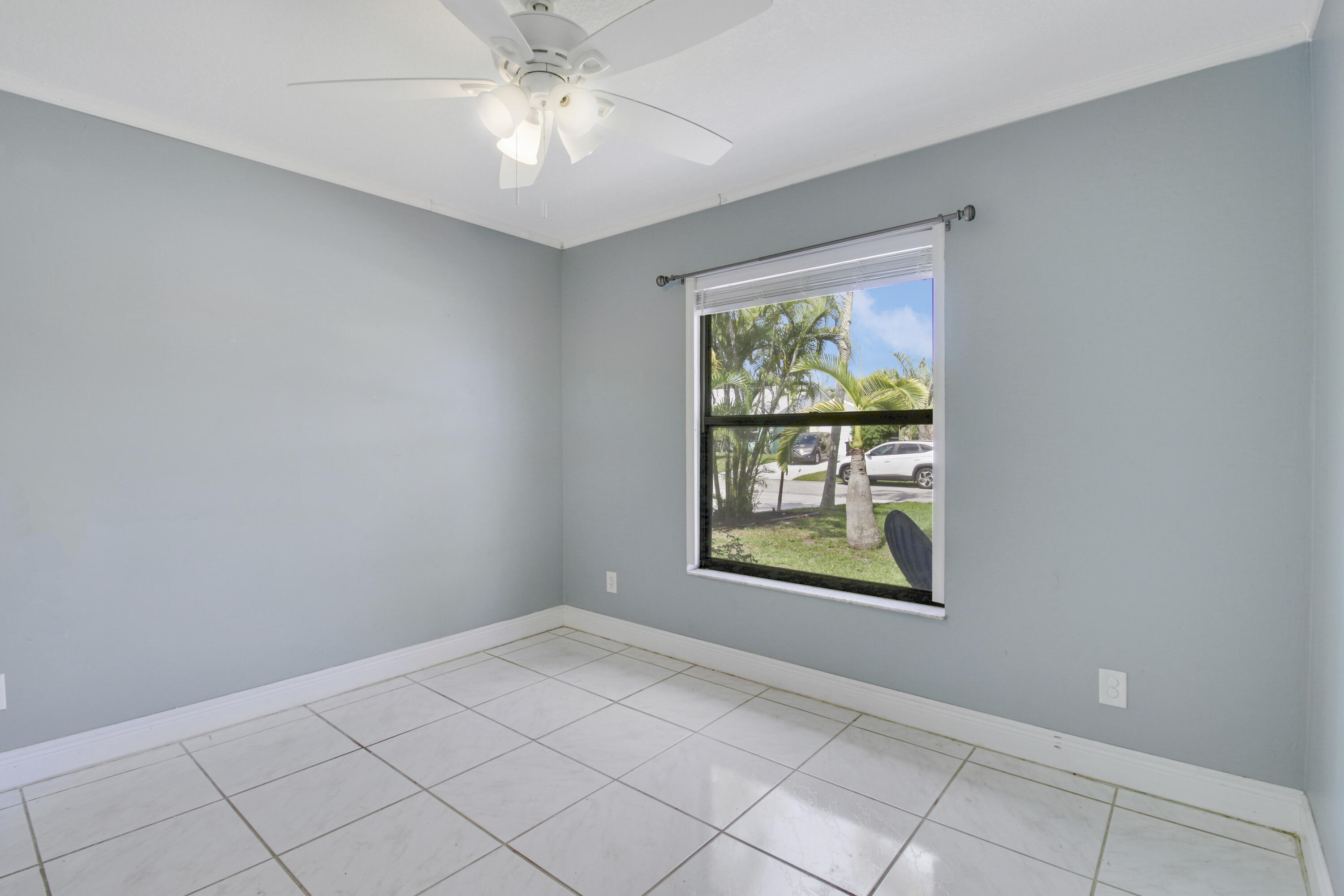 5929 Se Collins Avenue Property Photo 19