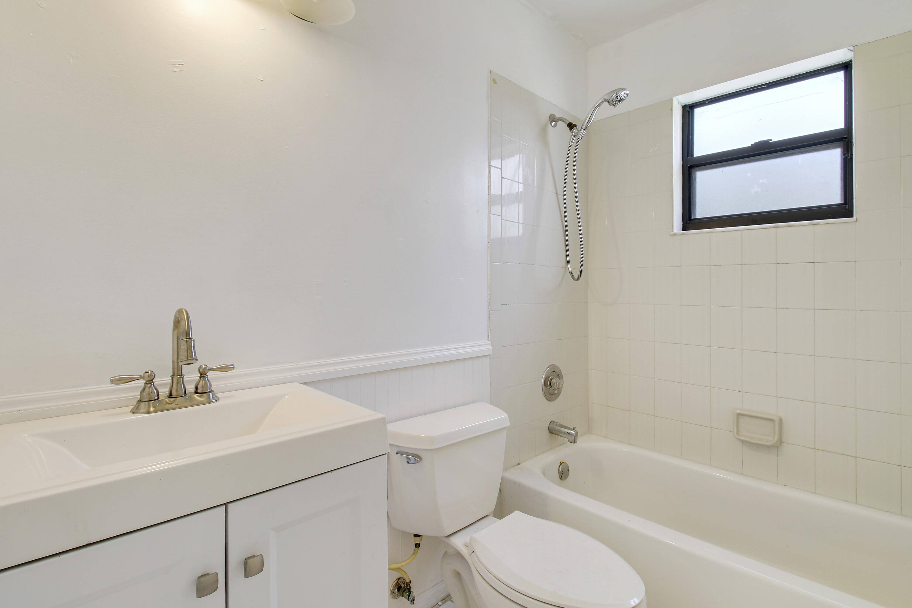 5929 Se Collins Avenue Property Photo 21