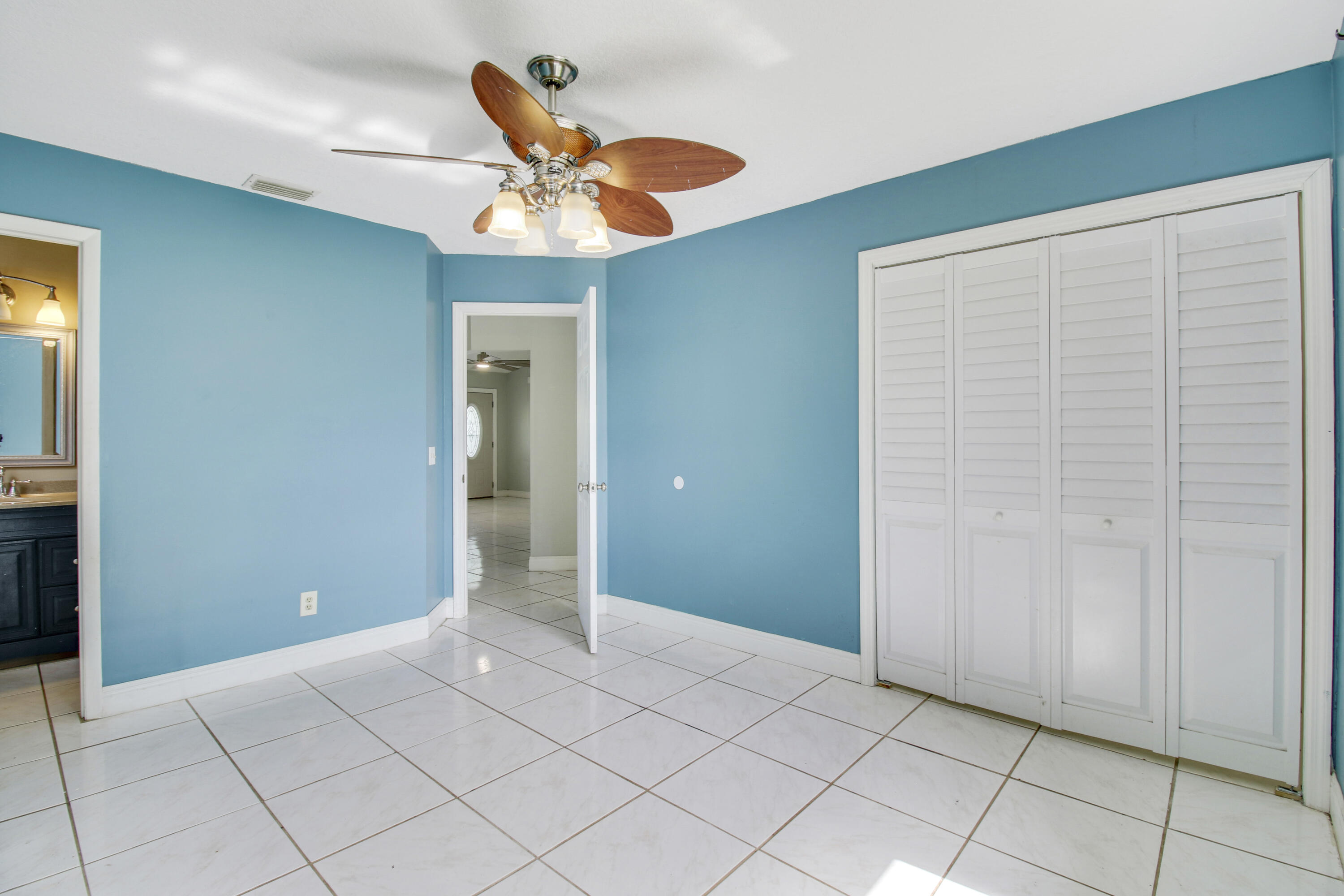5929 Se Collins Avenue Property Photo 23