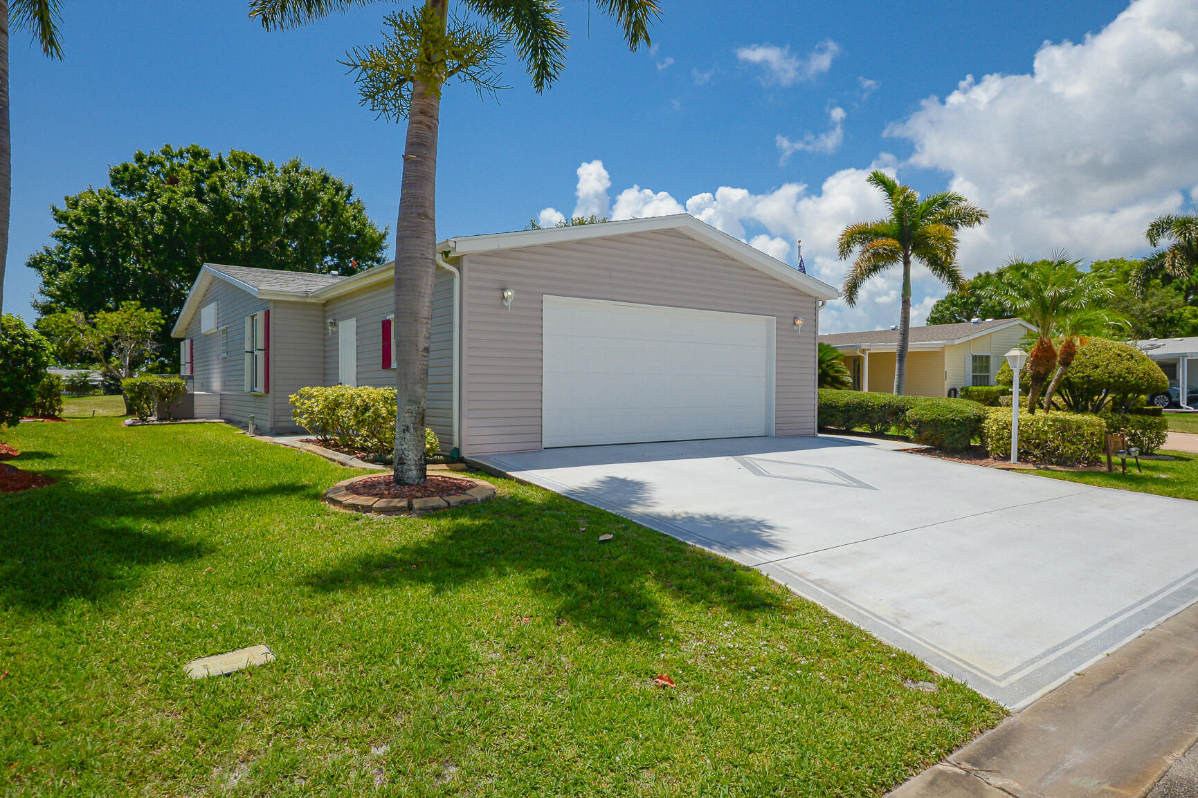 3225 Scarlet Tanager Court Property Photo 2