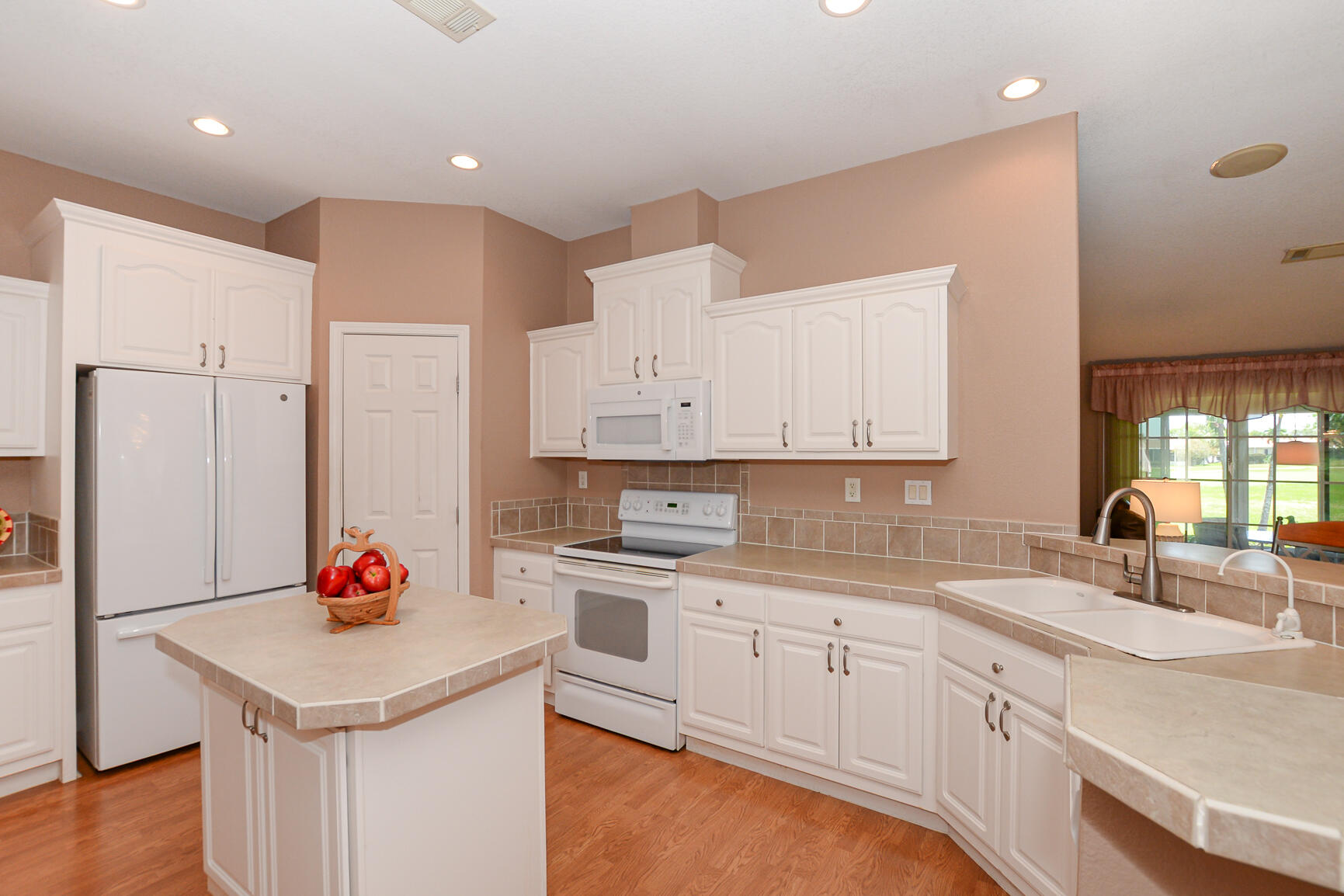3225 Scarlet Tanager Court Property Photo 16
