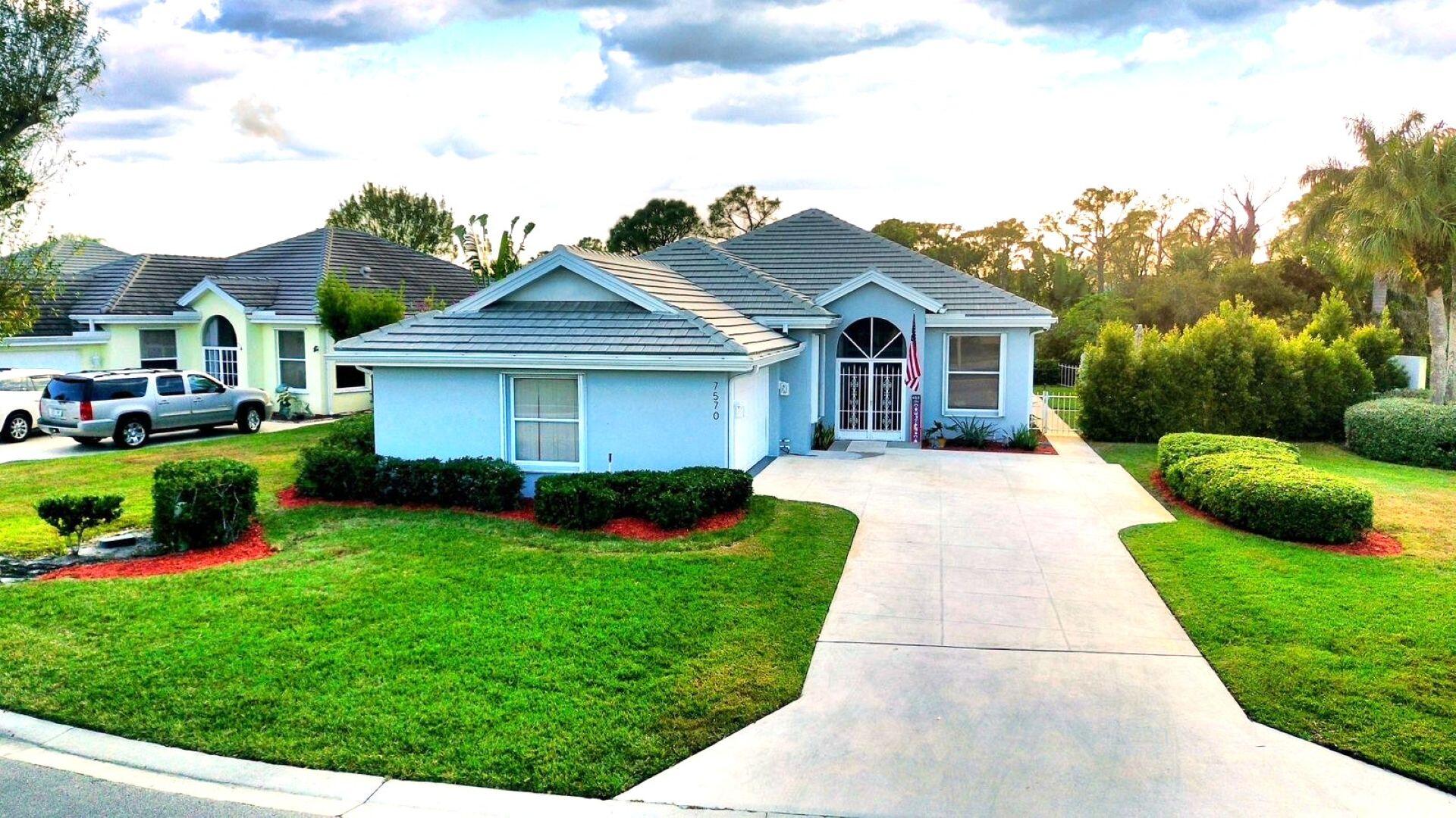 7570 Se Bay Cedar Circle Property Photo 1