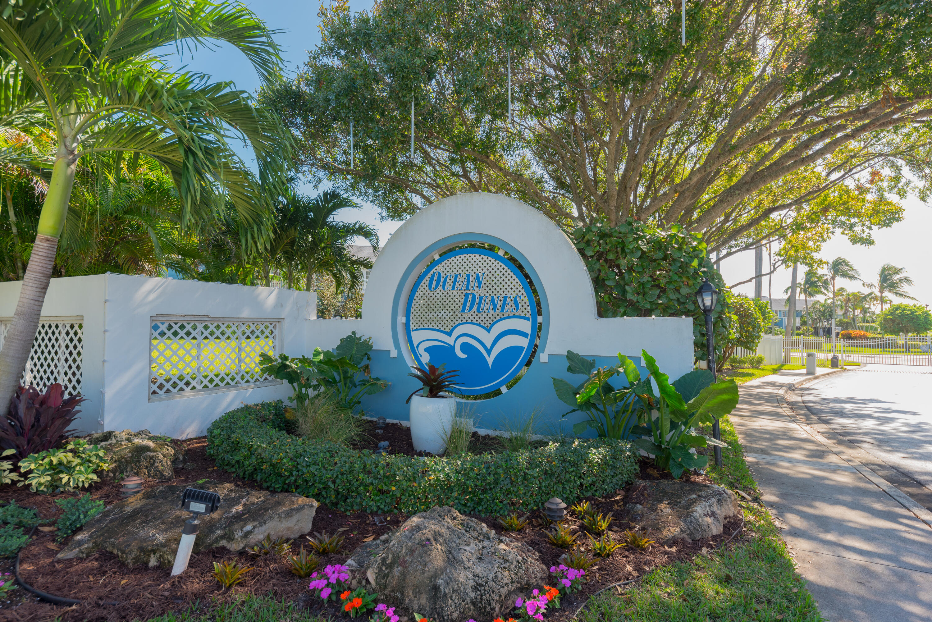1221 Ocean Dunes Circle Property Photo 23