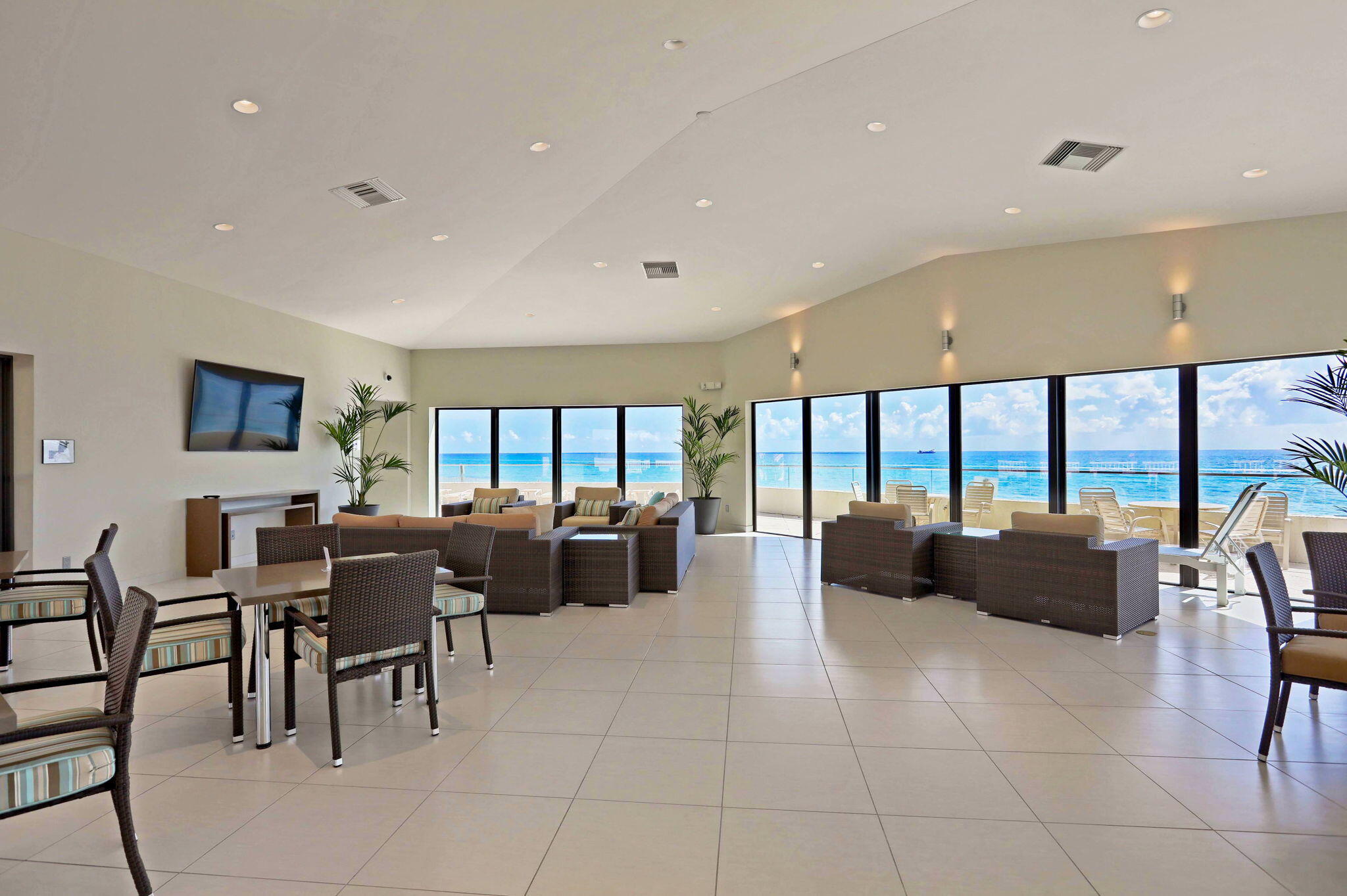 5510 N Ocean Drive 2d Property Photo 40