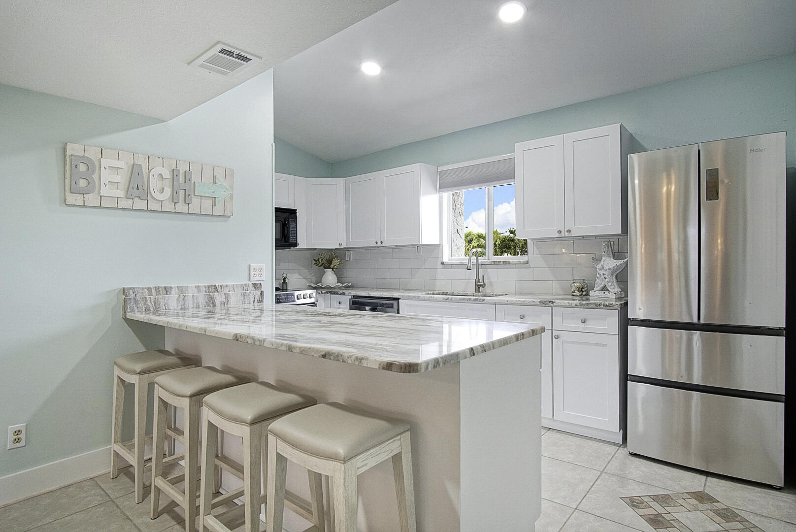 2400 S Ocean Drive 821 Property Photo 7