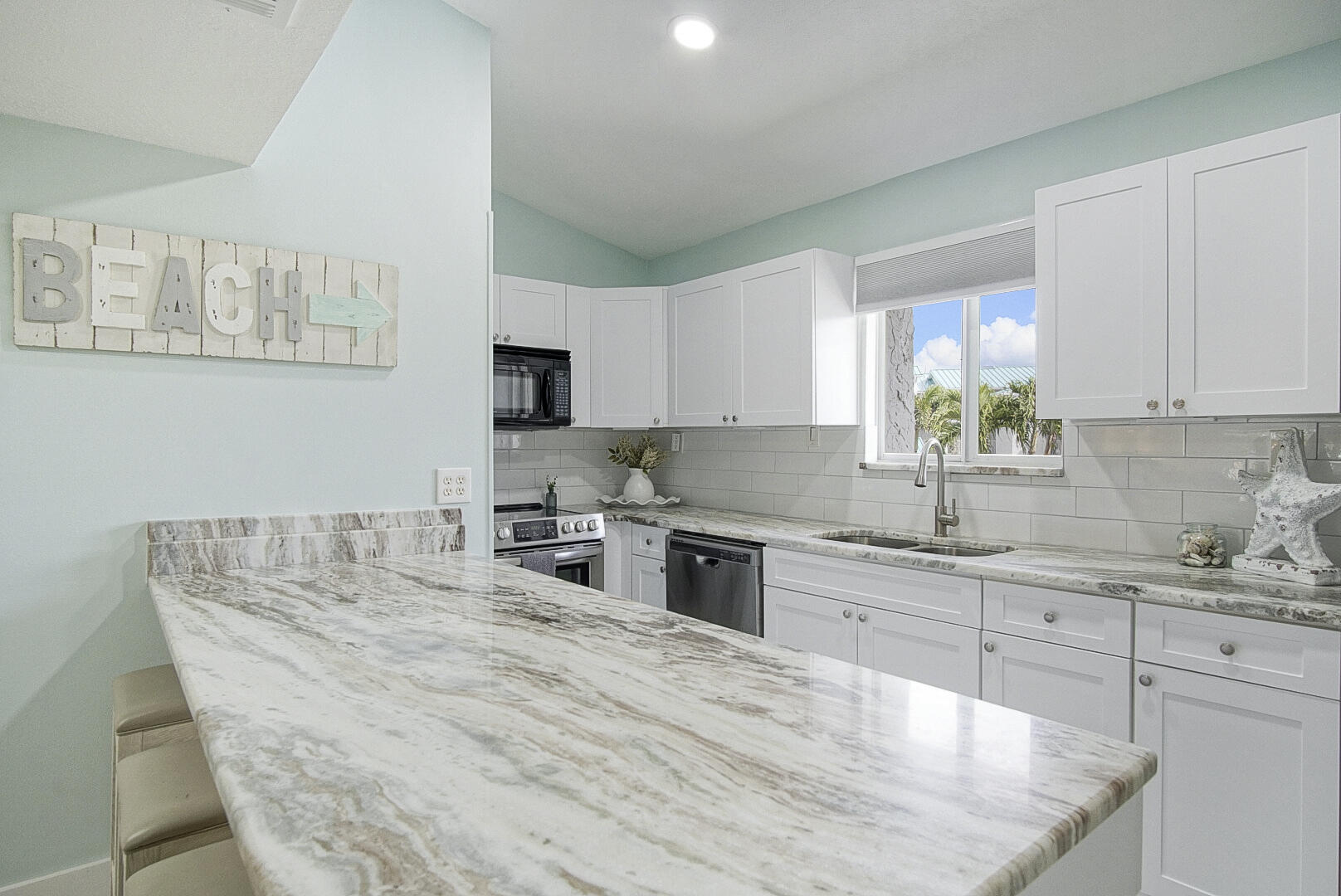 2400 S Ocean Drive 821 Property Photo 10