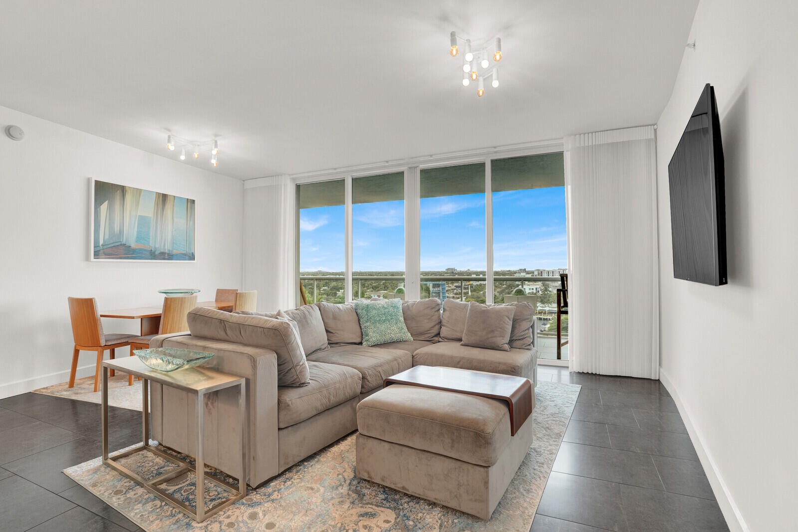 1 N Ocean Boulevard 812 Property Photo 5