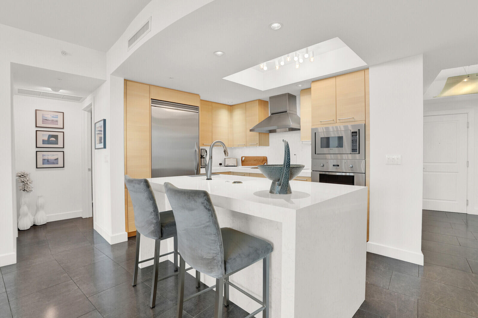 1 N Ocean Boulevard 812 Property Photo 12