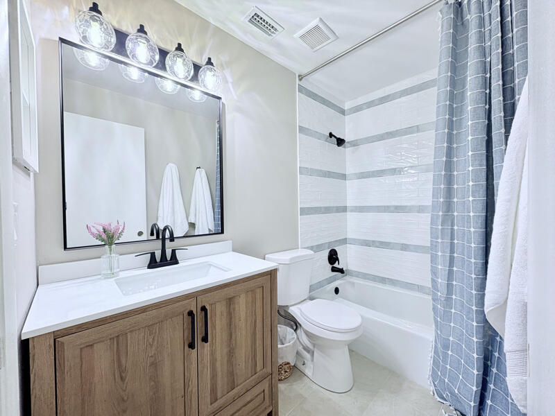 2050 Oleander Boulevard 2-205 Property Photo 15