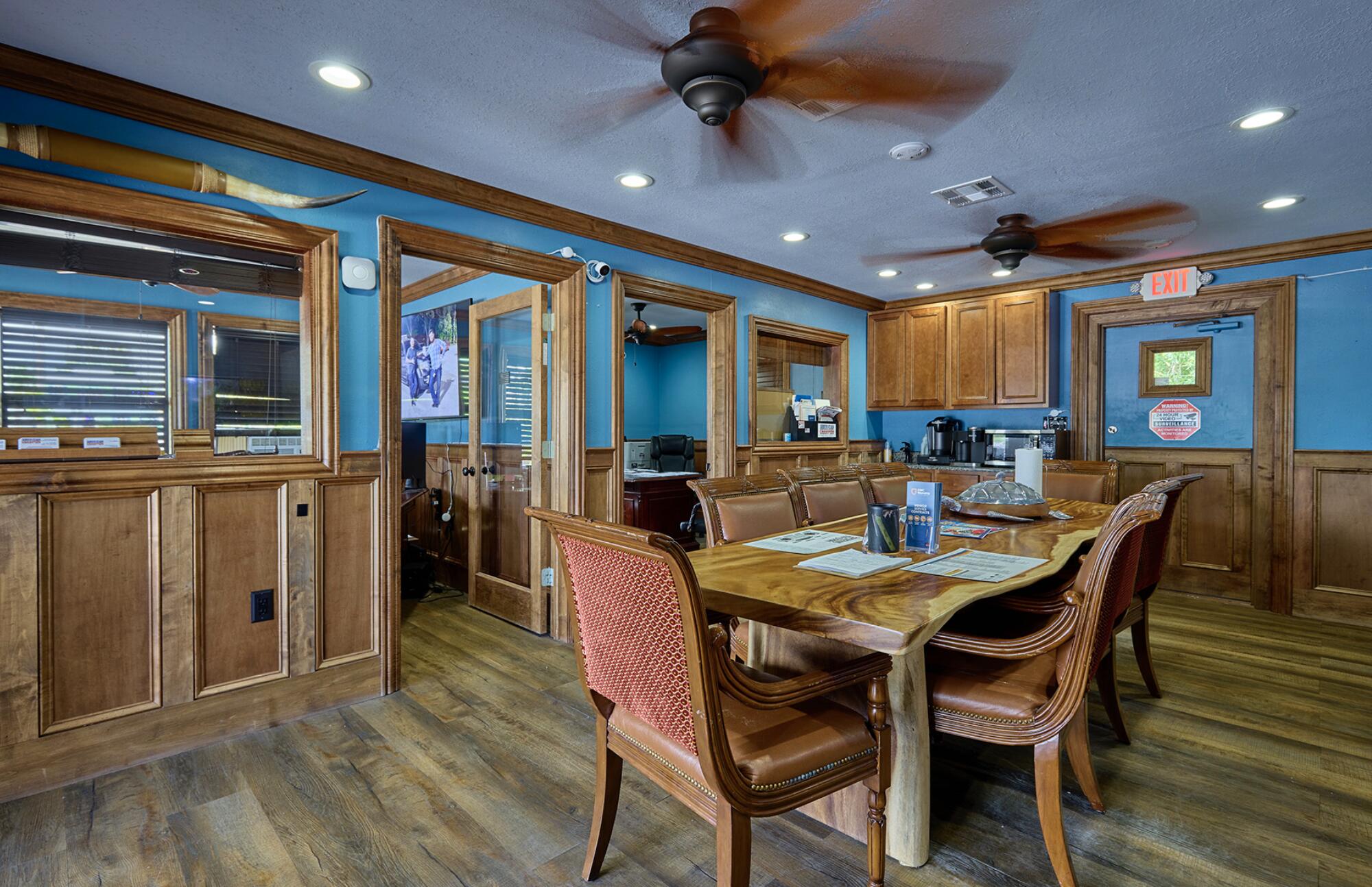 2155 Nw Federal Highway Property Photo 2